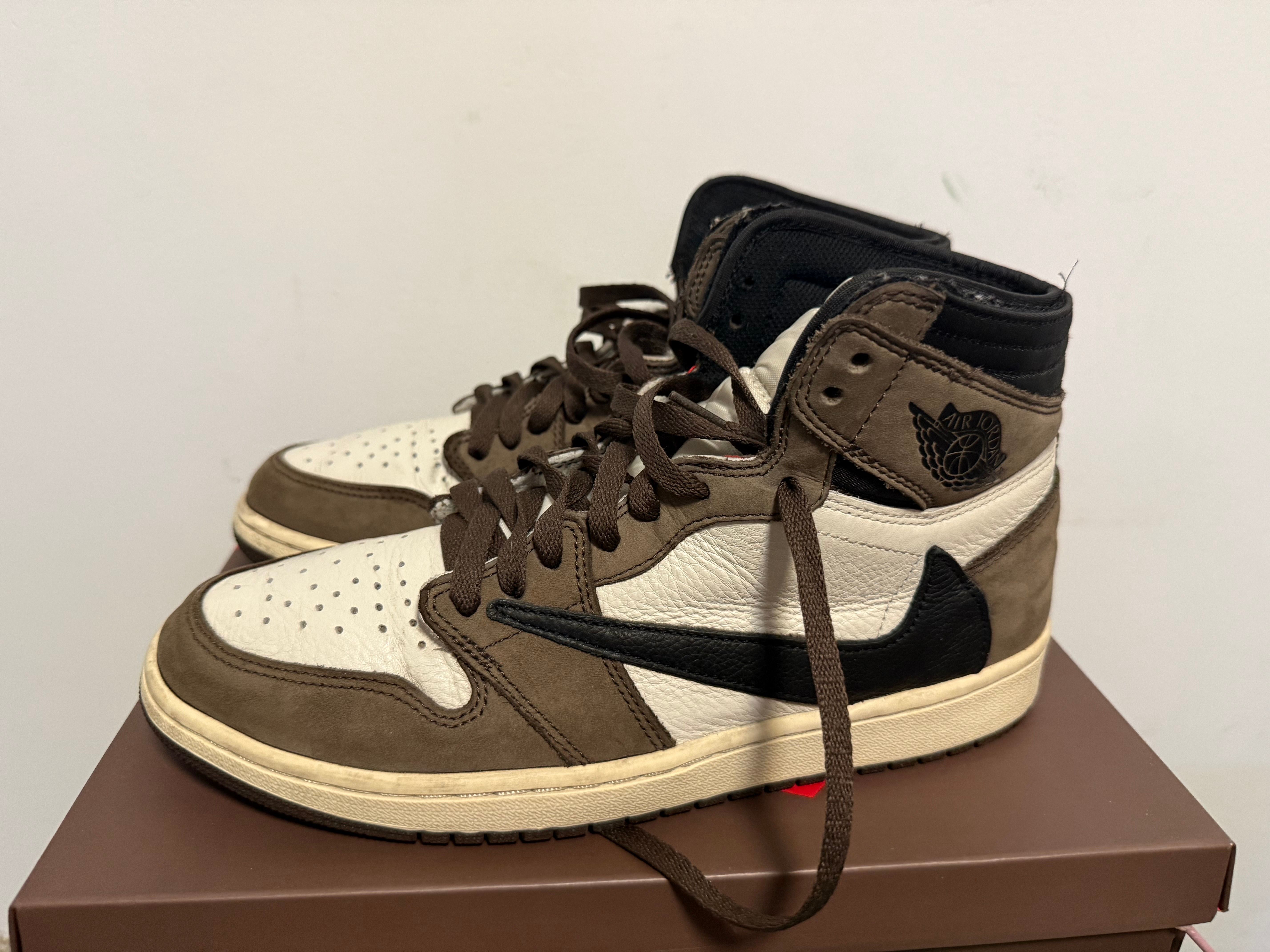 Travis Scott × Nike Air Jordan 1 Retro High OG TS SP "Sail/Dark Mocha"