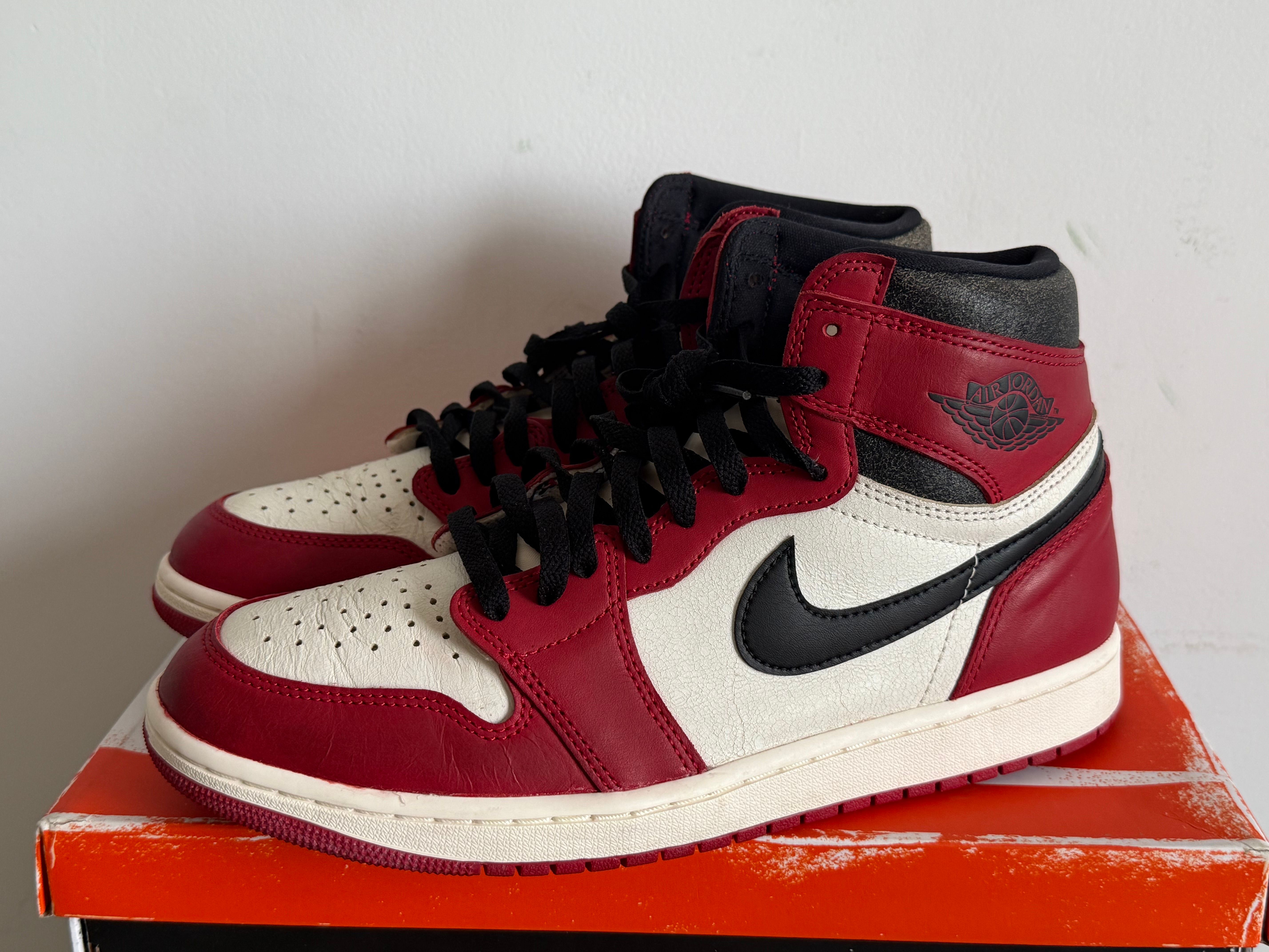 Nike Air Jordan 1 High OG "Lost & Found/Chicago"