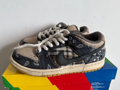 Travis Scott × Nike SB Dunk Low "Black/Parachute Beige"