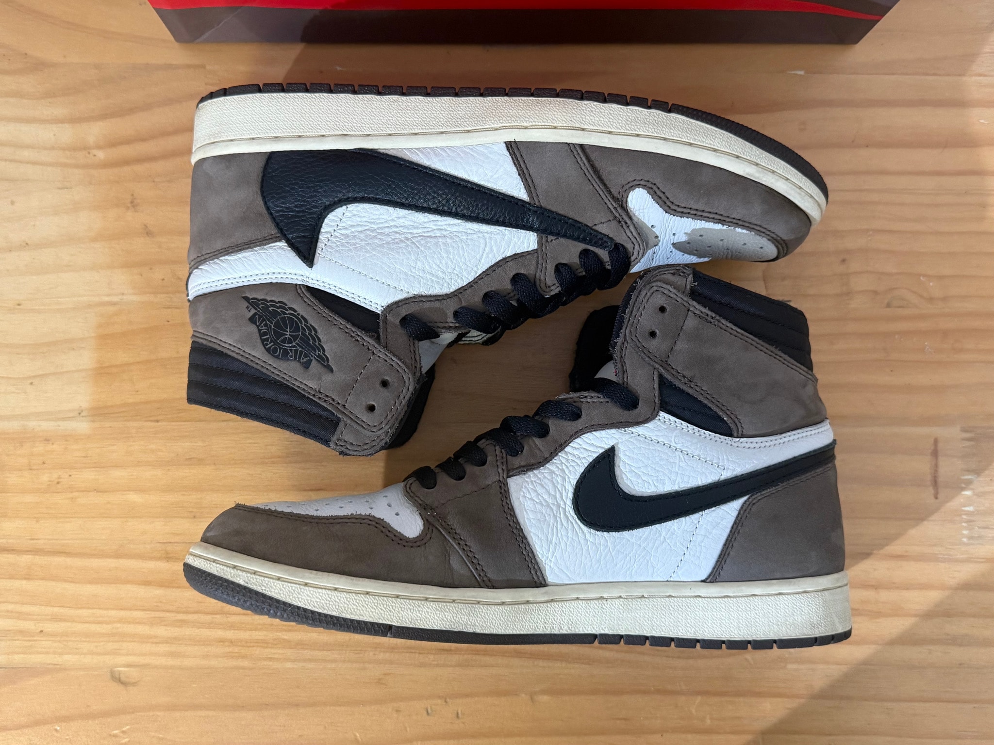 Travis Scott × Nike Air Jordan 1 Retro High OG TS SP "Sail/Dark Mocha"
