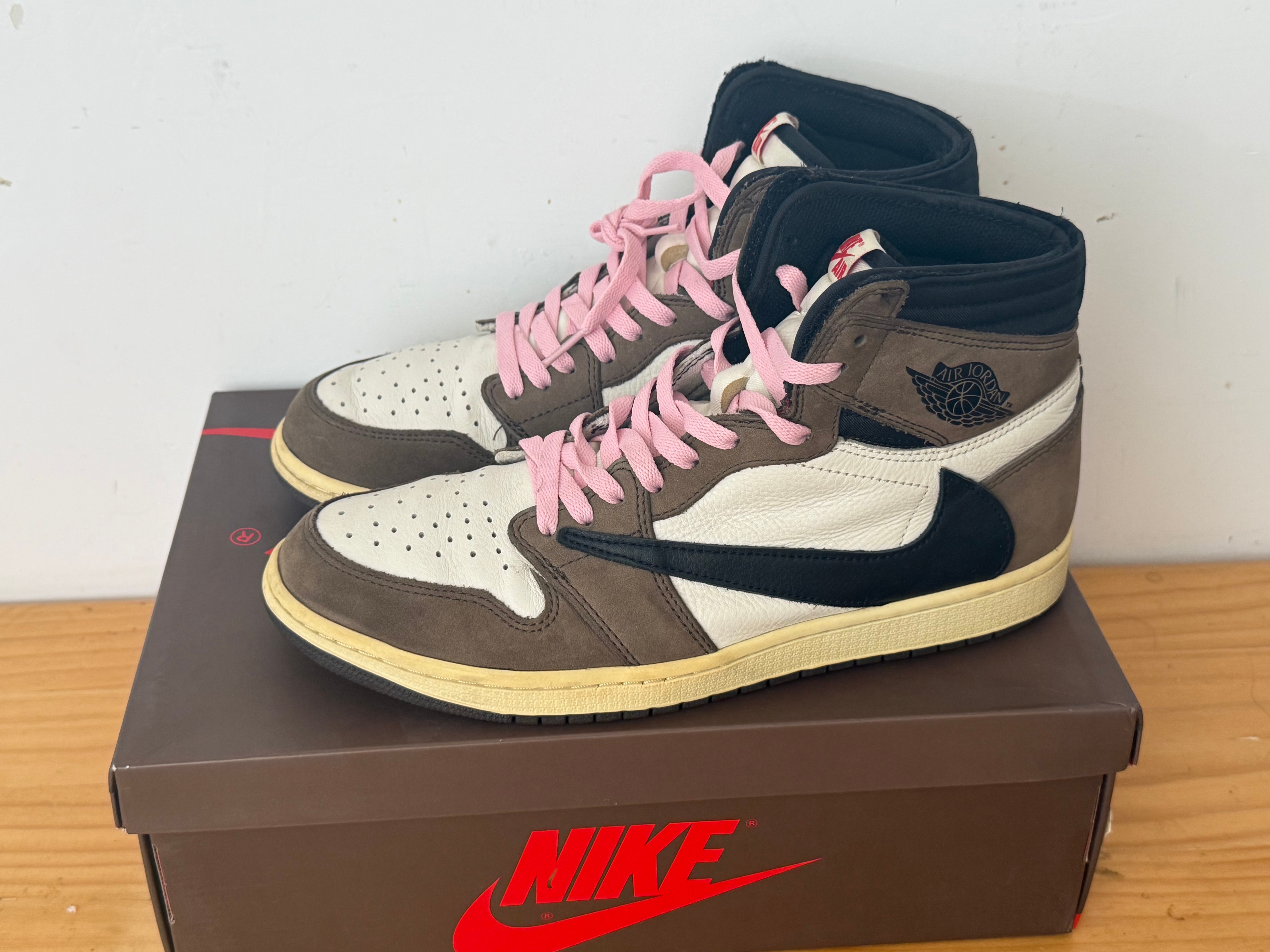 Travis Scott × Nike Air Jordan 1 Retro High OG TS SP "Sail/Dark Mocha"