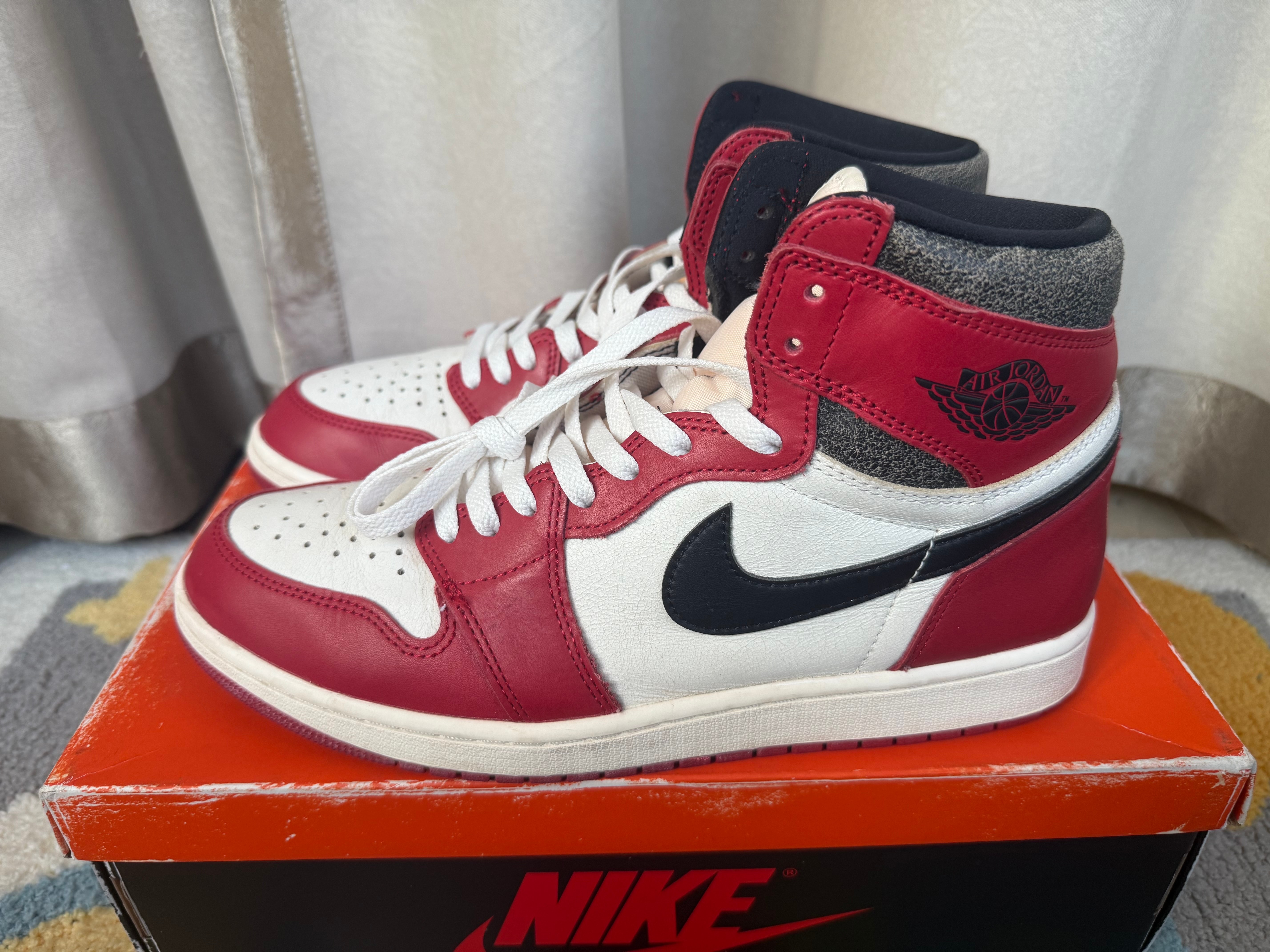 Nike Air Jordan 1 High OG "Lost & Found/Chicago"