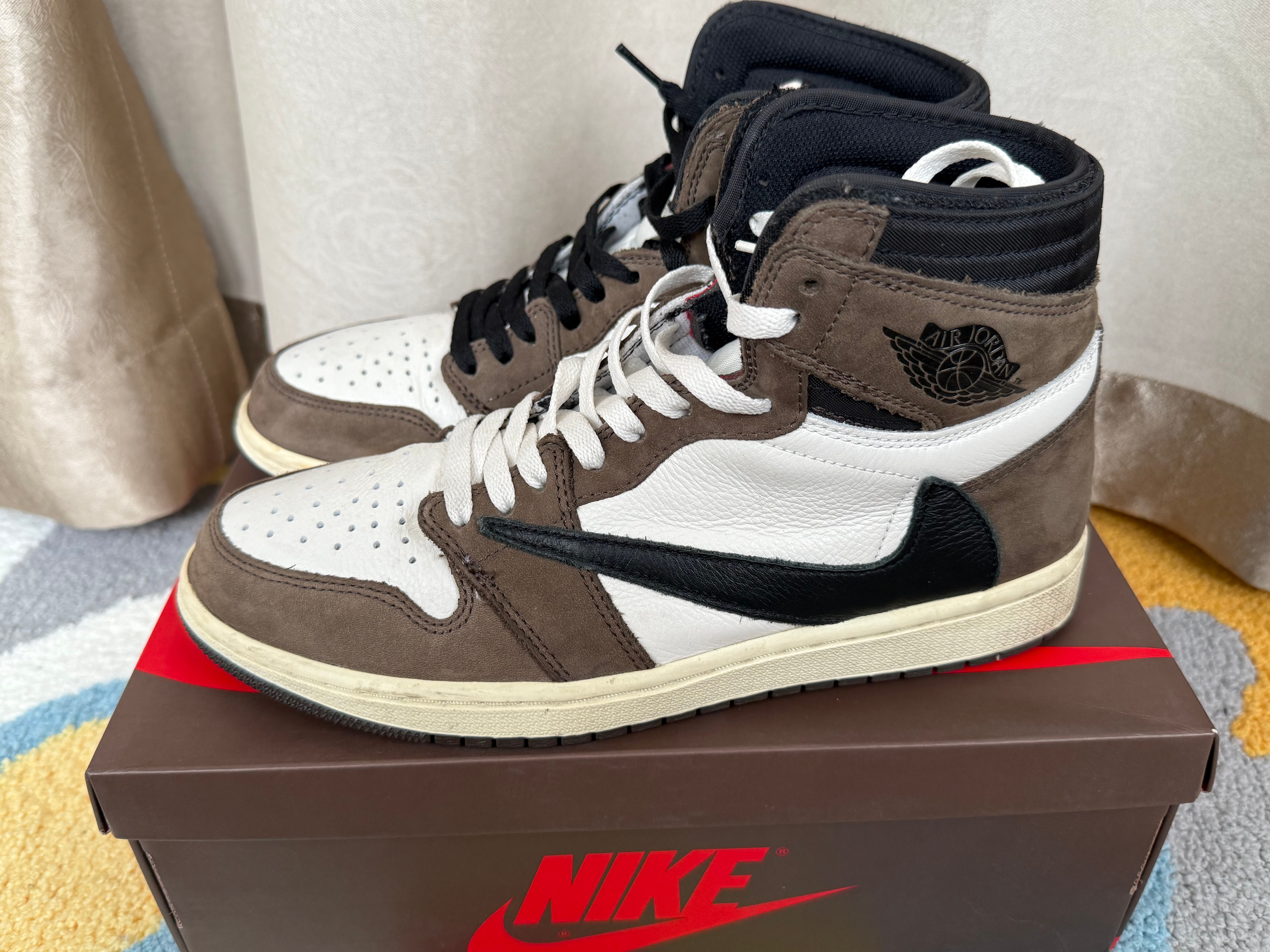 Travis Scott × Nike Air Jordan 1 Retro High OG TS SP "Sail/Dark Mocha"