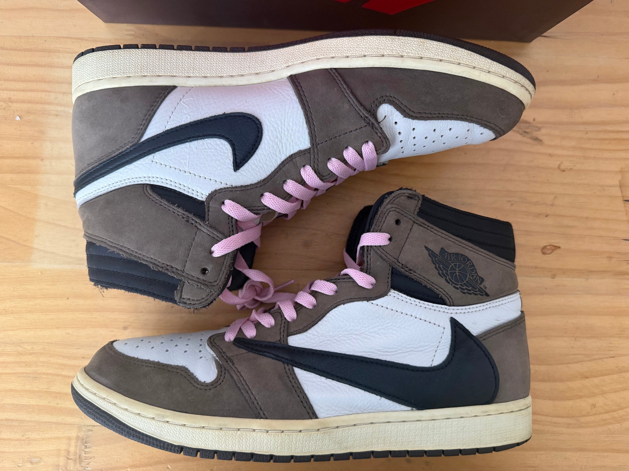 Travis Scott × Nike Air Jordan 1 Retro High OG TS SP "Sail/Dark Mocha"