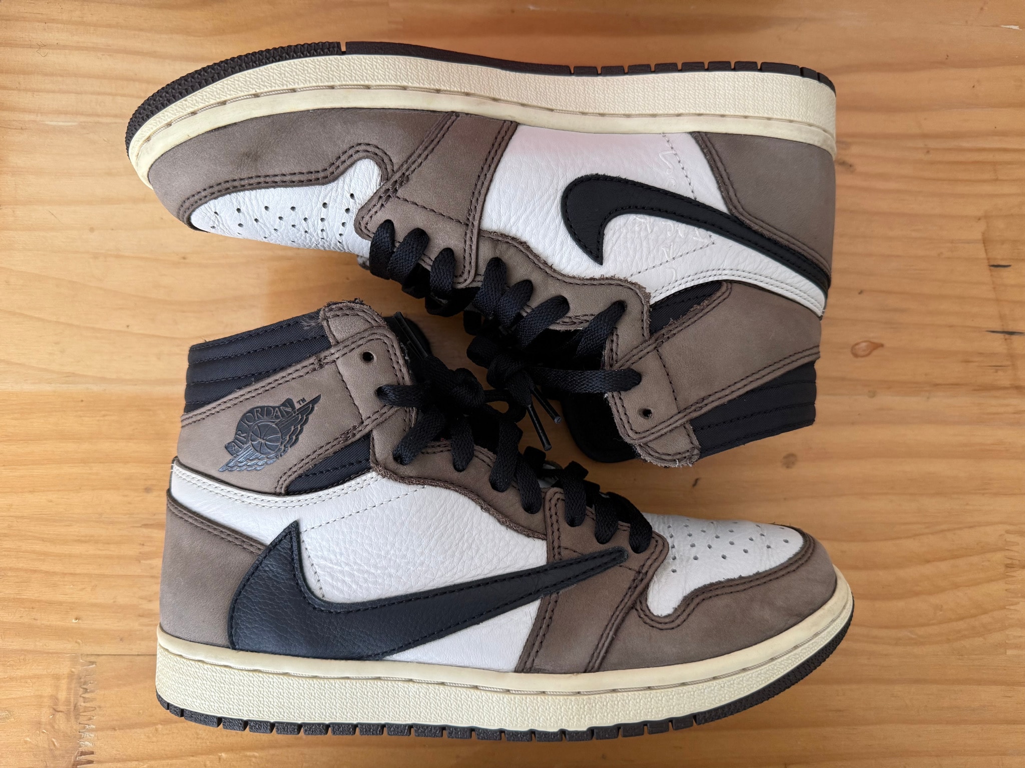 Travis Scott × Nike Air Jordan 1 Retro High OG TS SP "Sail/Dark Mocha"