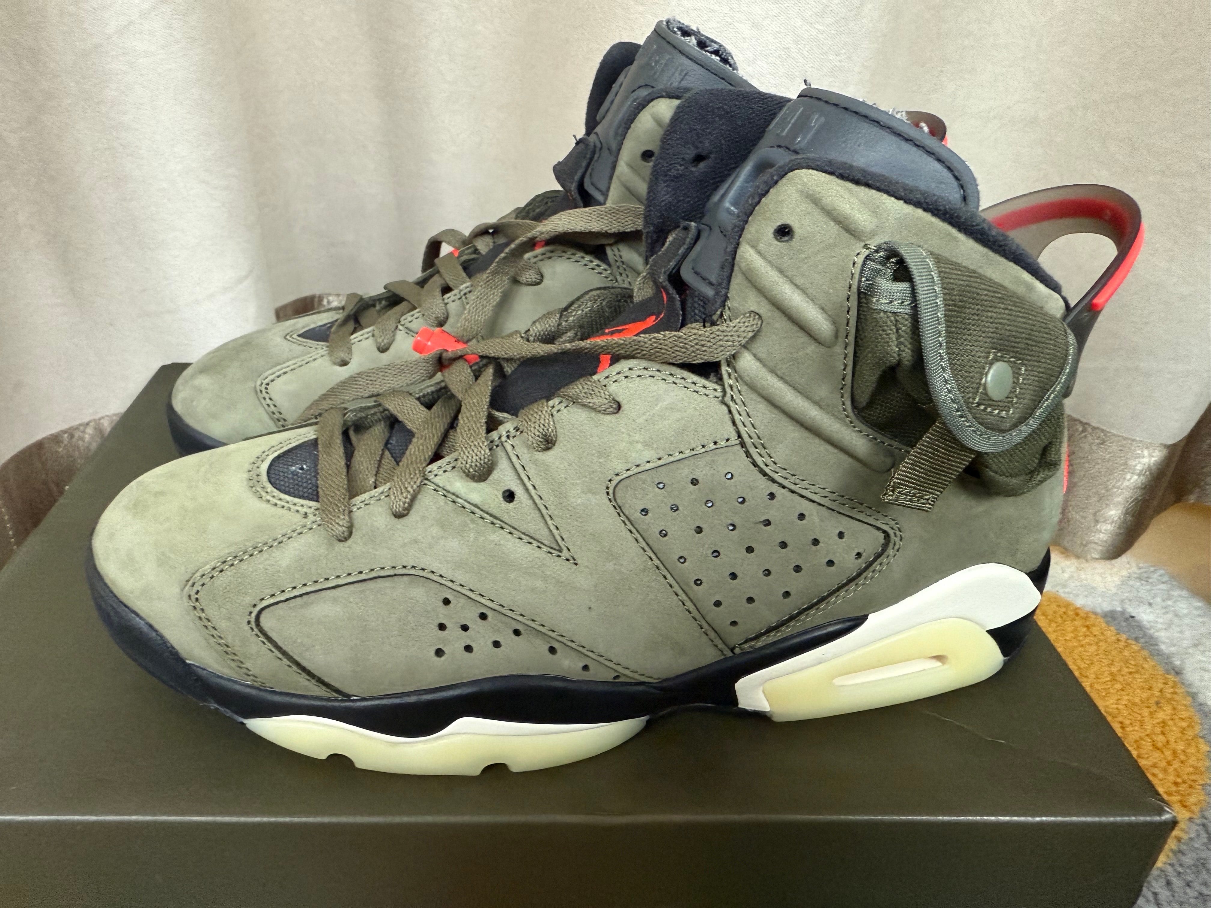 トラヴィススコット × ナイキ エアジョーダン6 レトロ "ミディアム オリーブ"