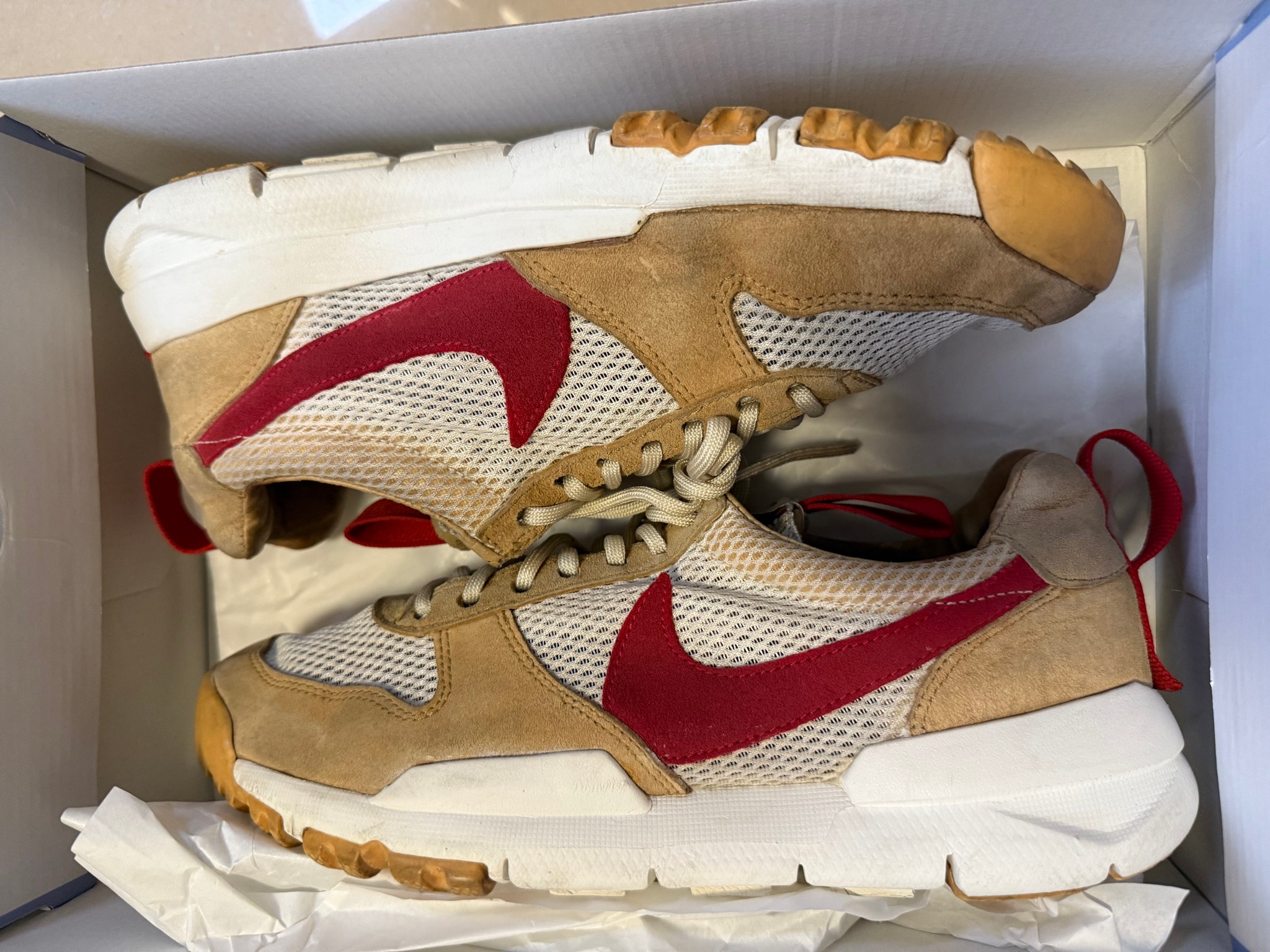 Tom Sachs × Nike Mars Yard 2.0 "Natural/Sport Red-Maple"