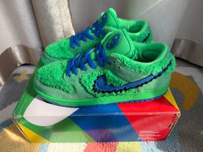 Grateful Dead × Nike SB Dunk Low "Green Bear"