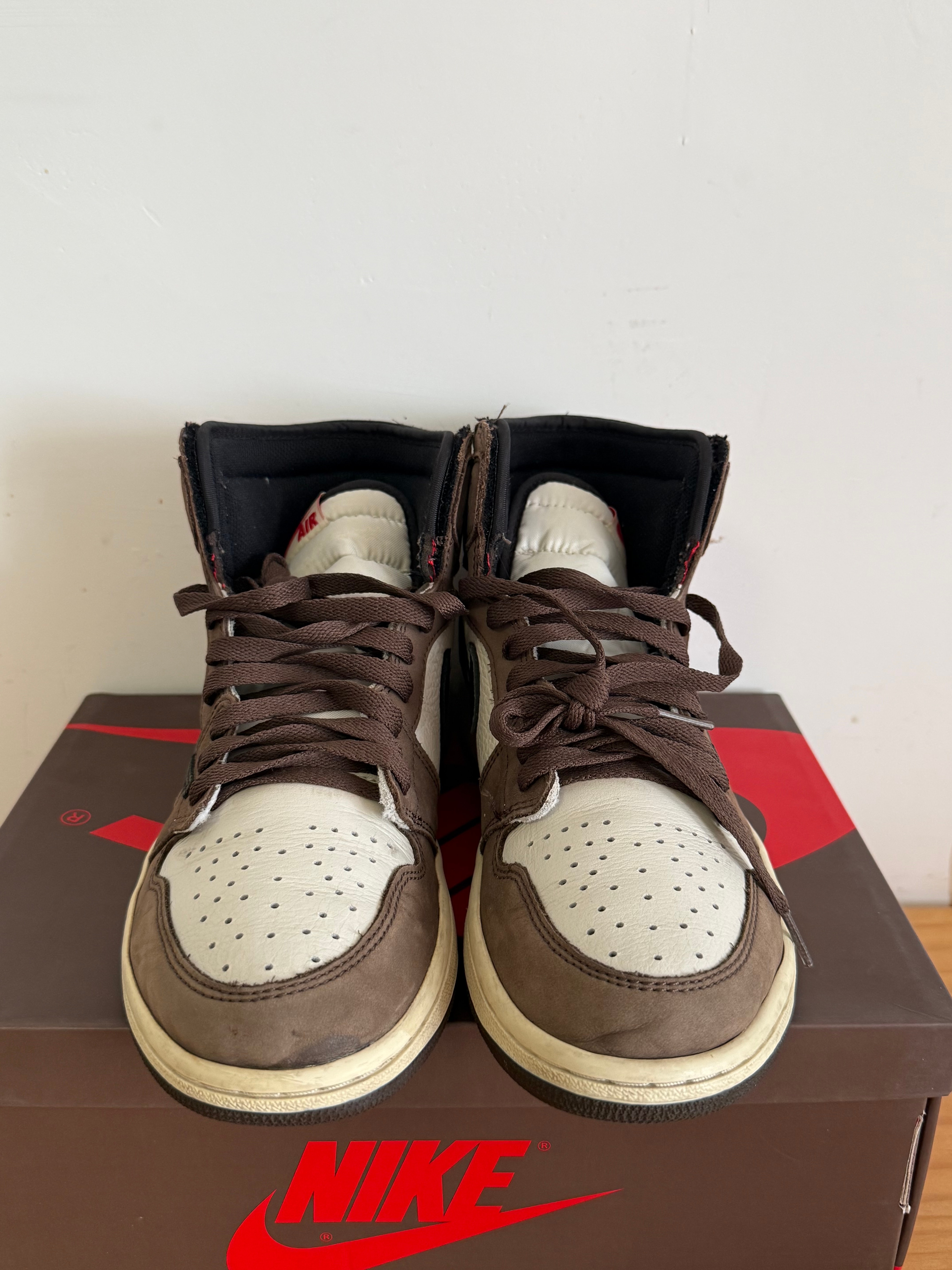 Travis Scott × Nike Air Jordan 1 Retro High OG TS SP "Sail/Dark Mocha"