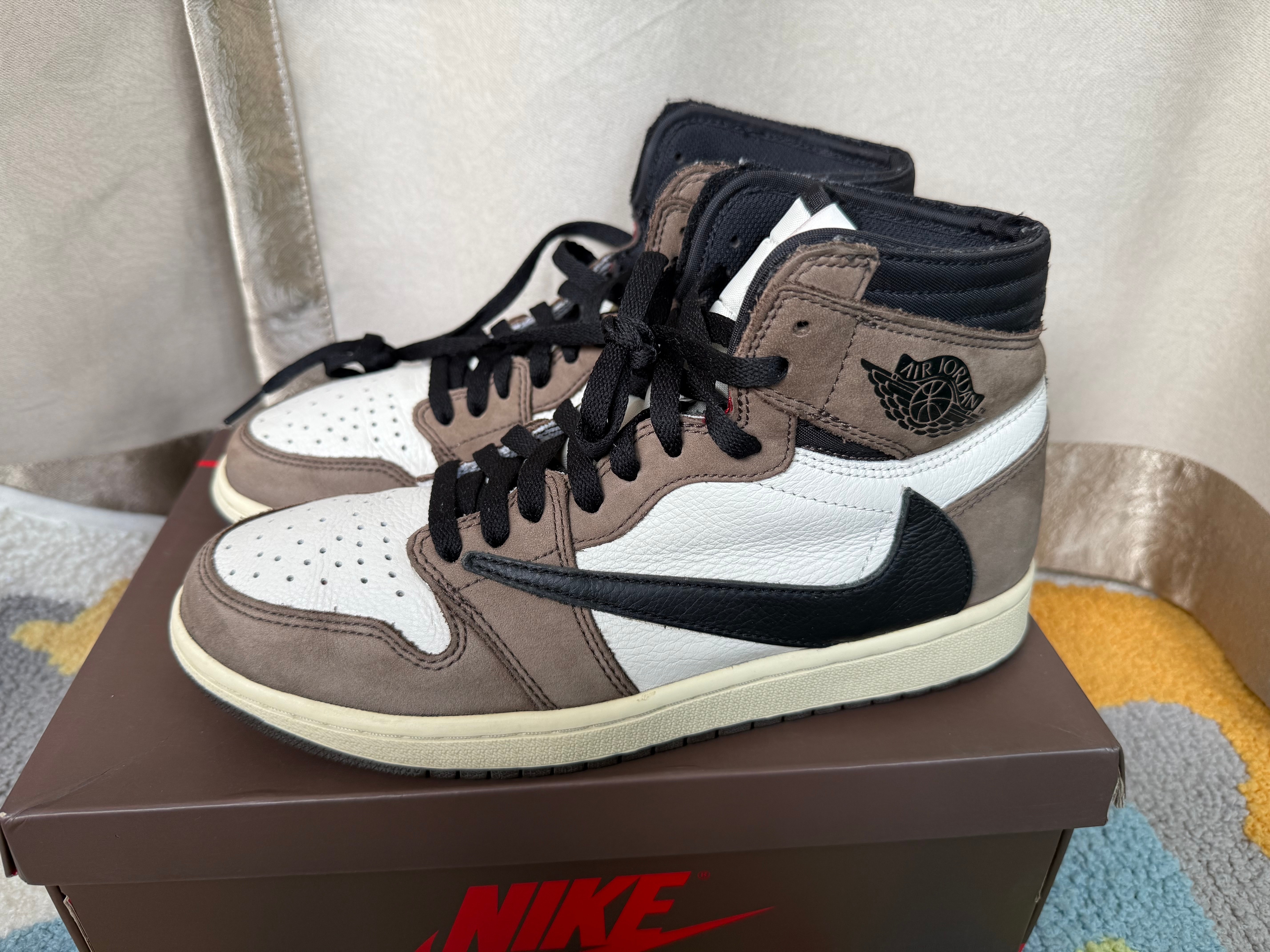 Travis Scott × Nike Air Jordan 1 Retro High OG TS SP "Sail/Dark Mocha"