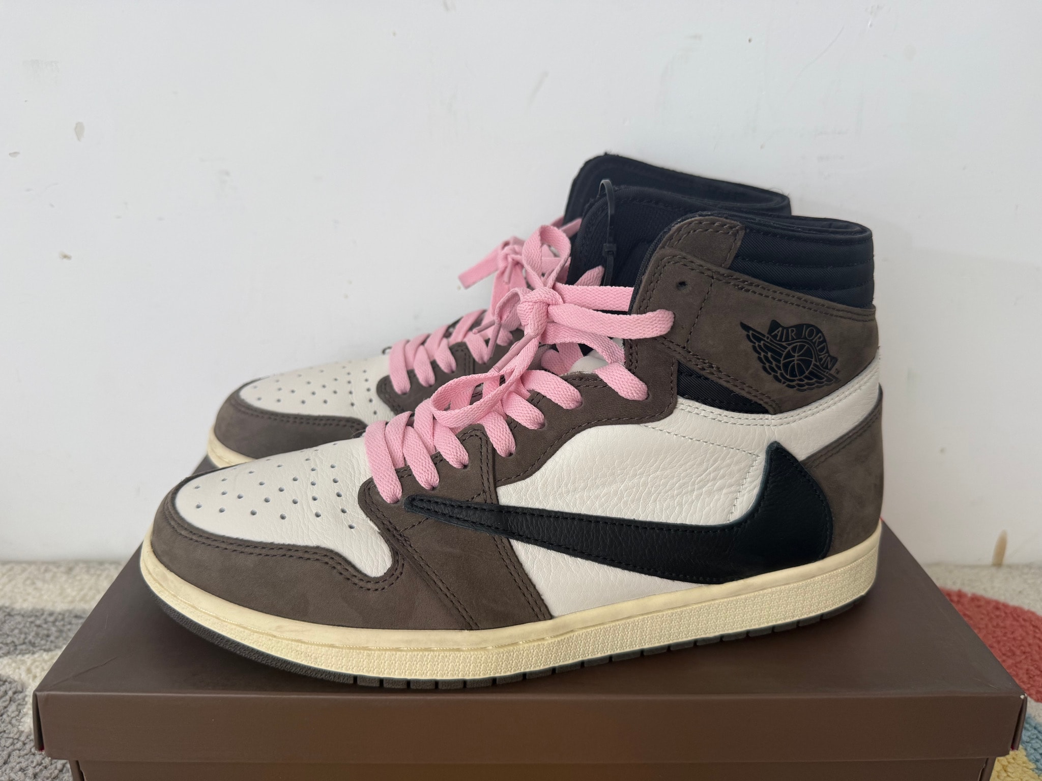 Travis Scott × Nike Air Jordan 1 Retro High OG TS SP "Sail/Dark Mocha"