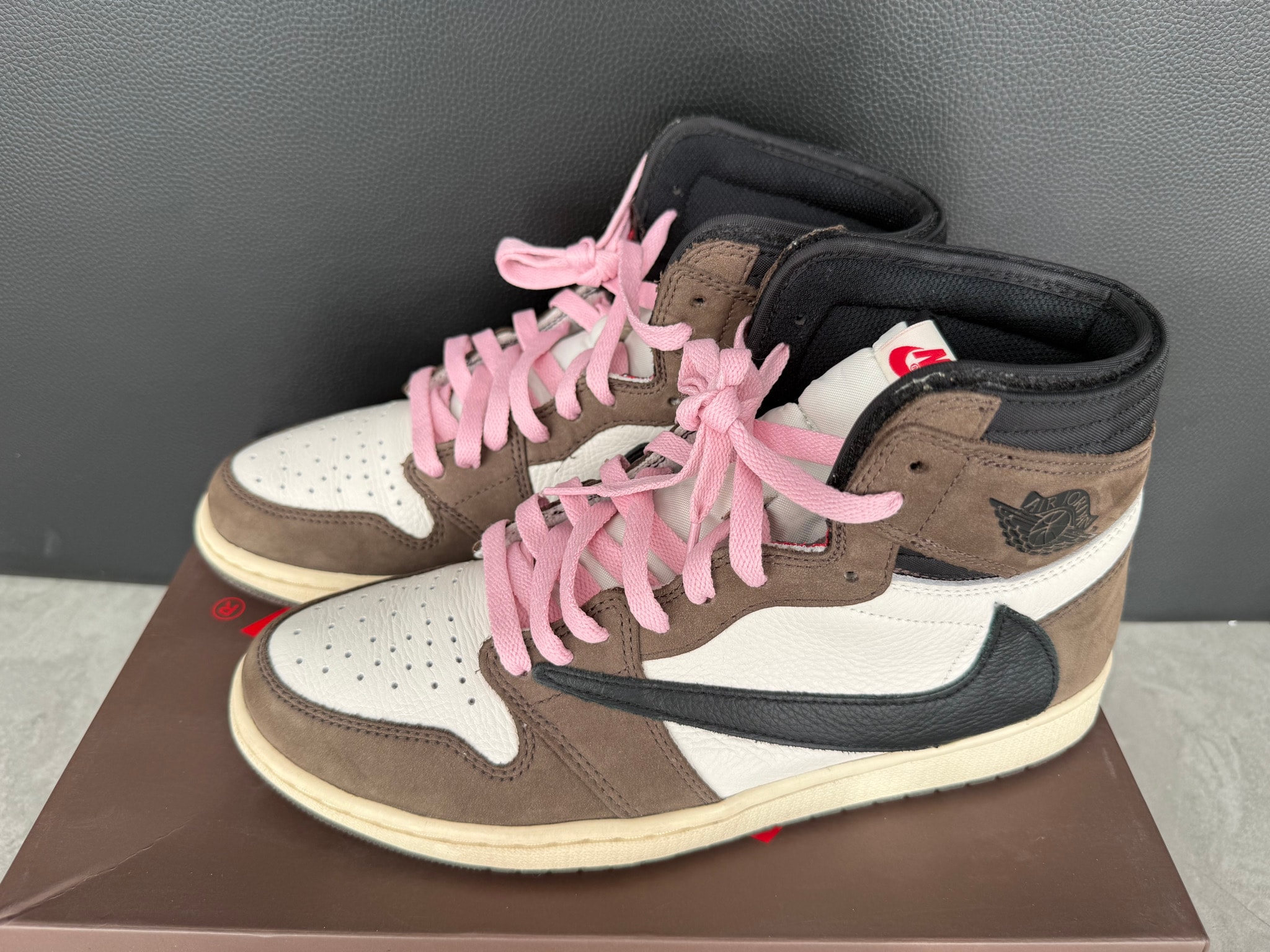 Travis Scott × Nike Air Jordan 1 Retro High OG TS SP "Sail/Dark Mocha"