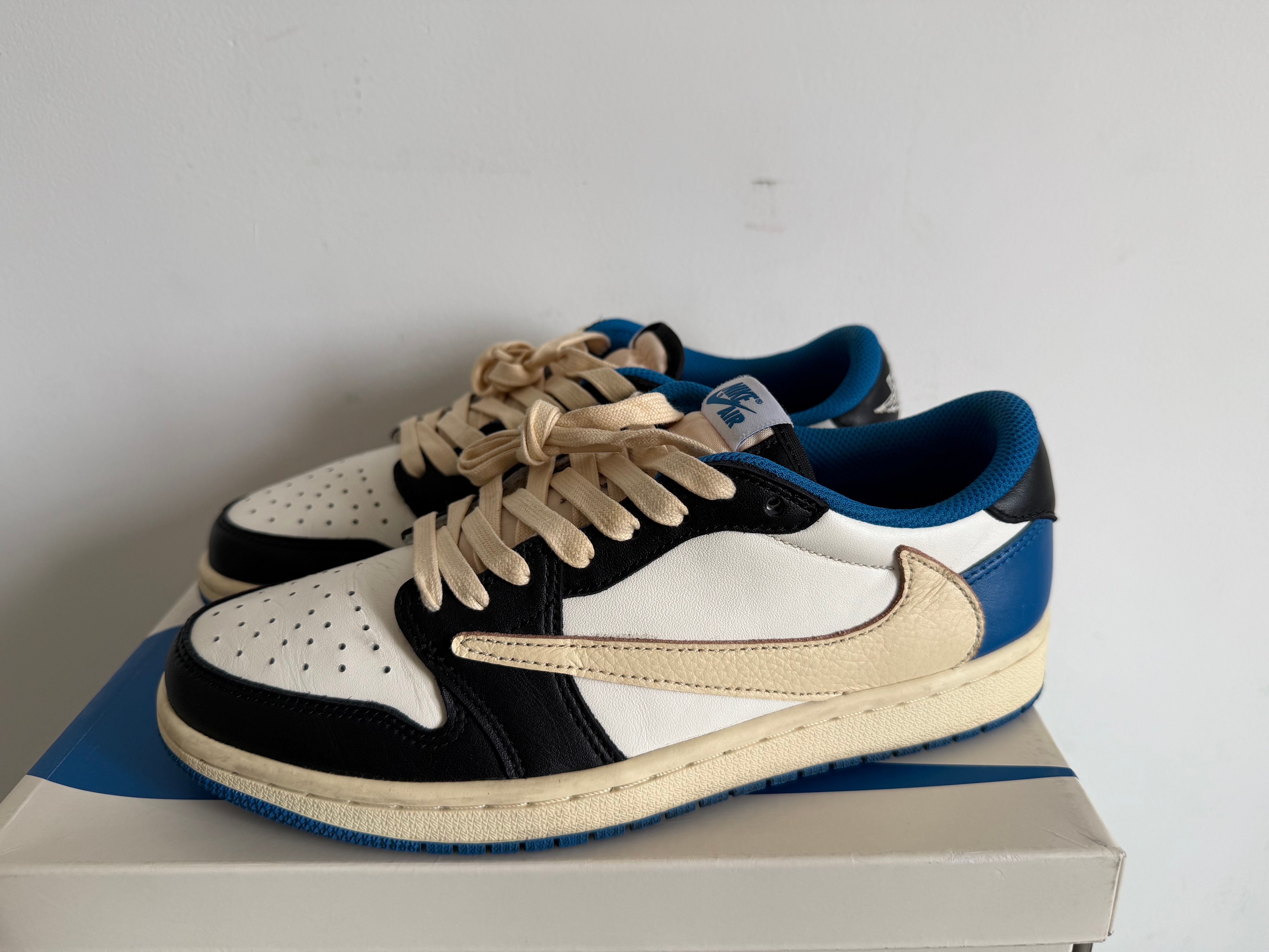 Travis Scott × fragment design × Nike Air Jordan 1 Low OG SP "Military Blue"