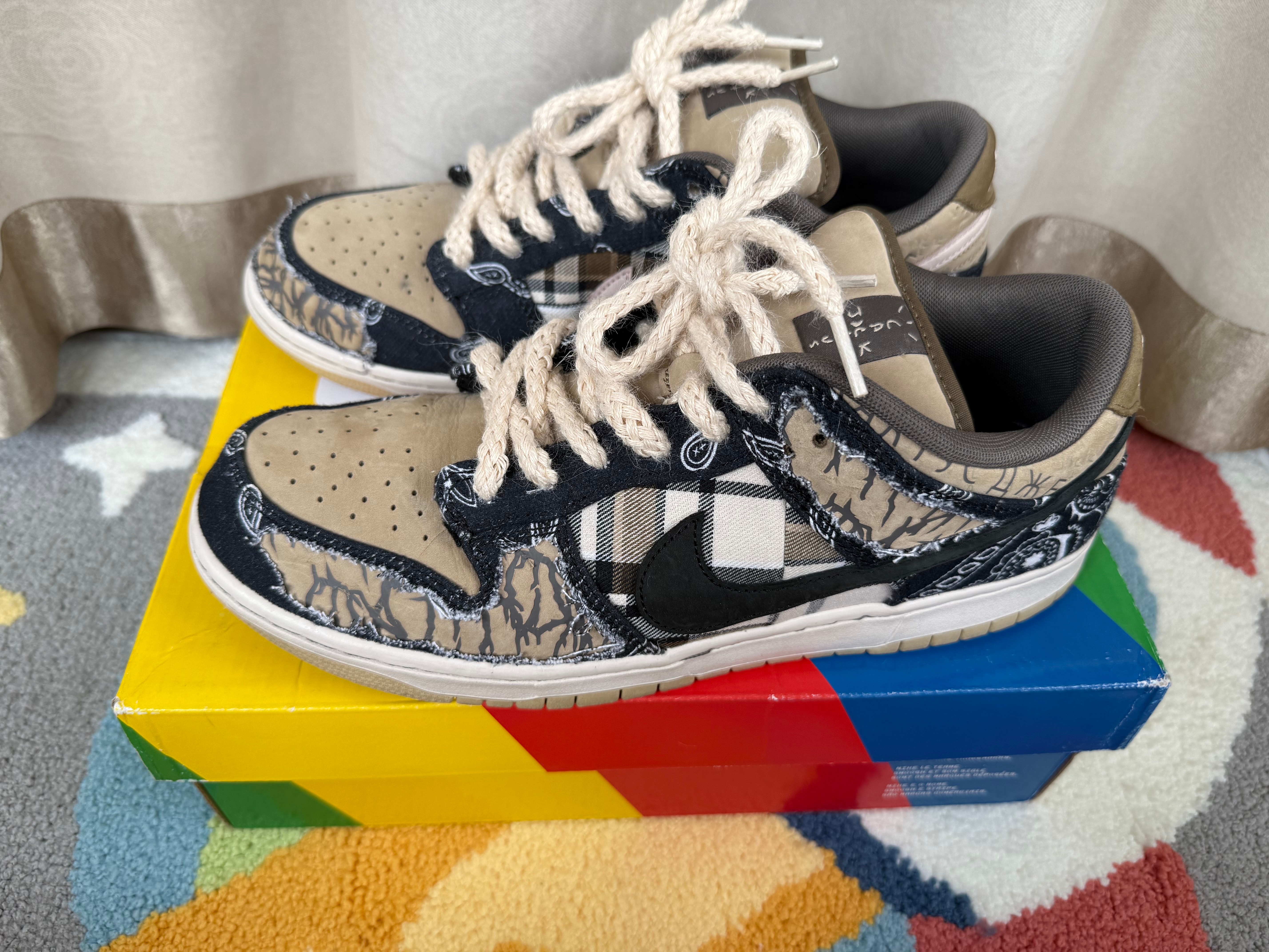 Travis Scott × Nike SB Dunk Low "Black/Parachute Beige"