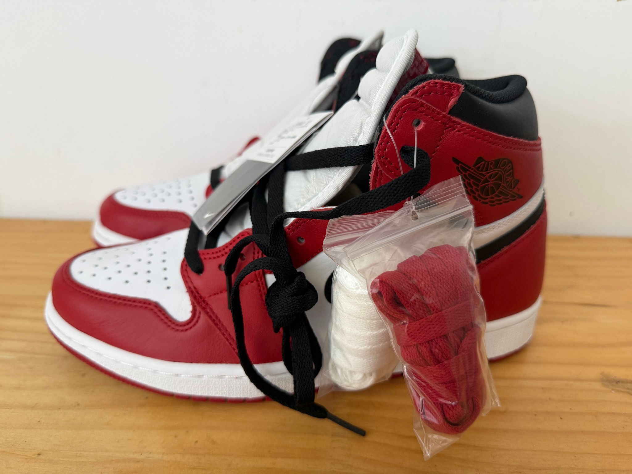 Nike Air Jordan 1 Retro High "Chicago" (2015)