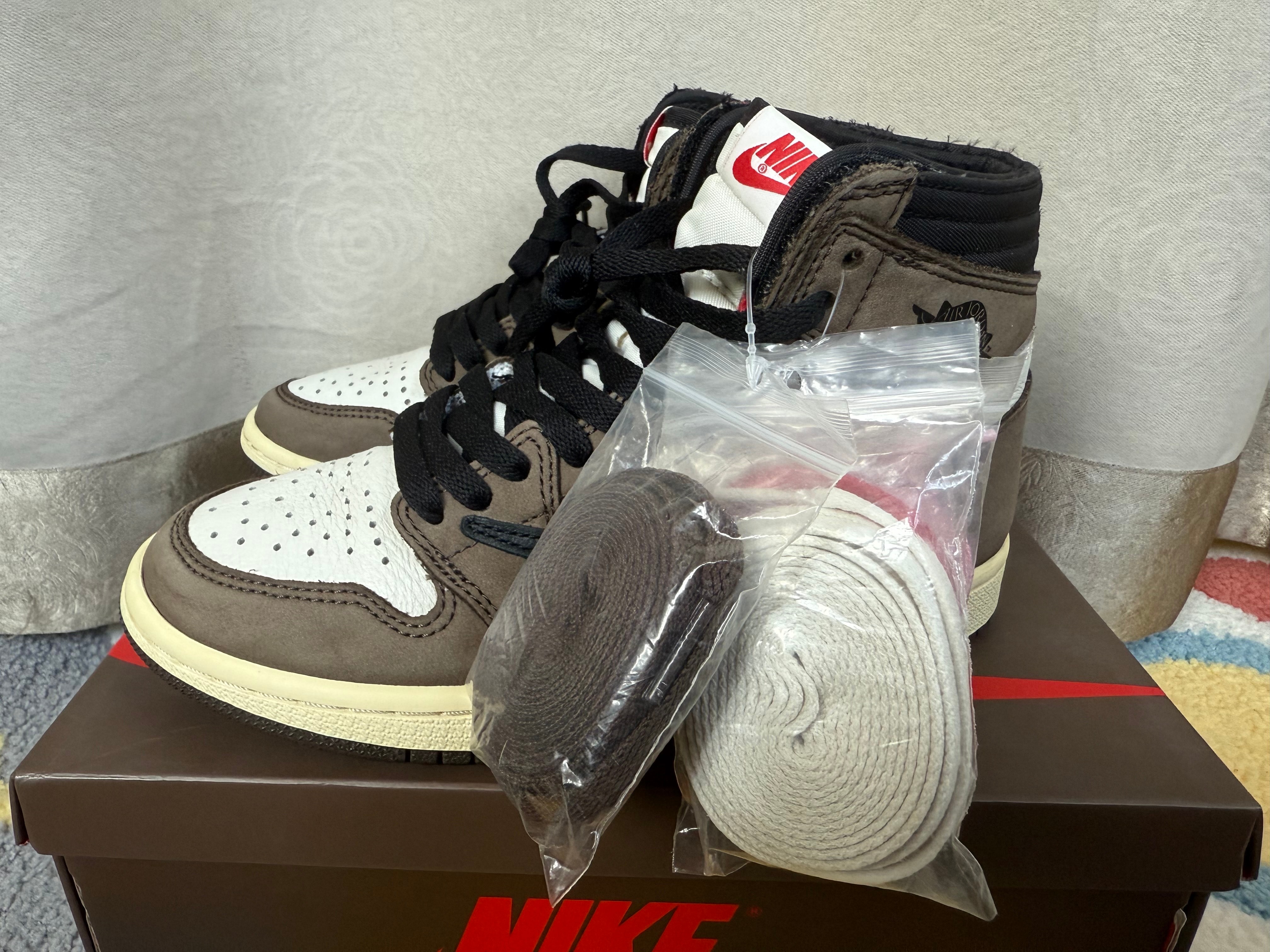 Travis Scott × Nike Air Jordan 1 Retro High OG TS SP "Sail/Dark Mocha"