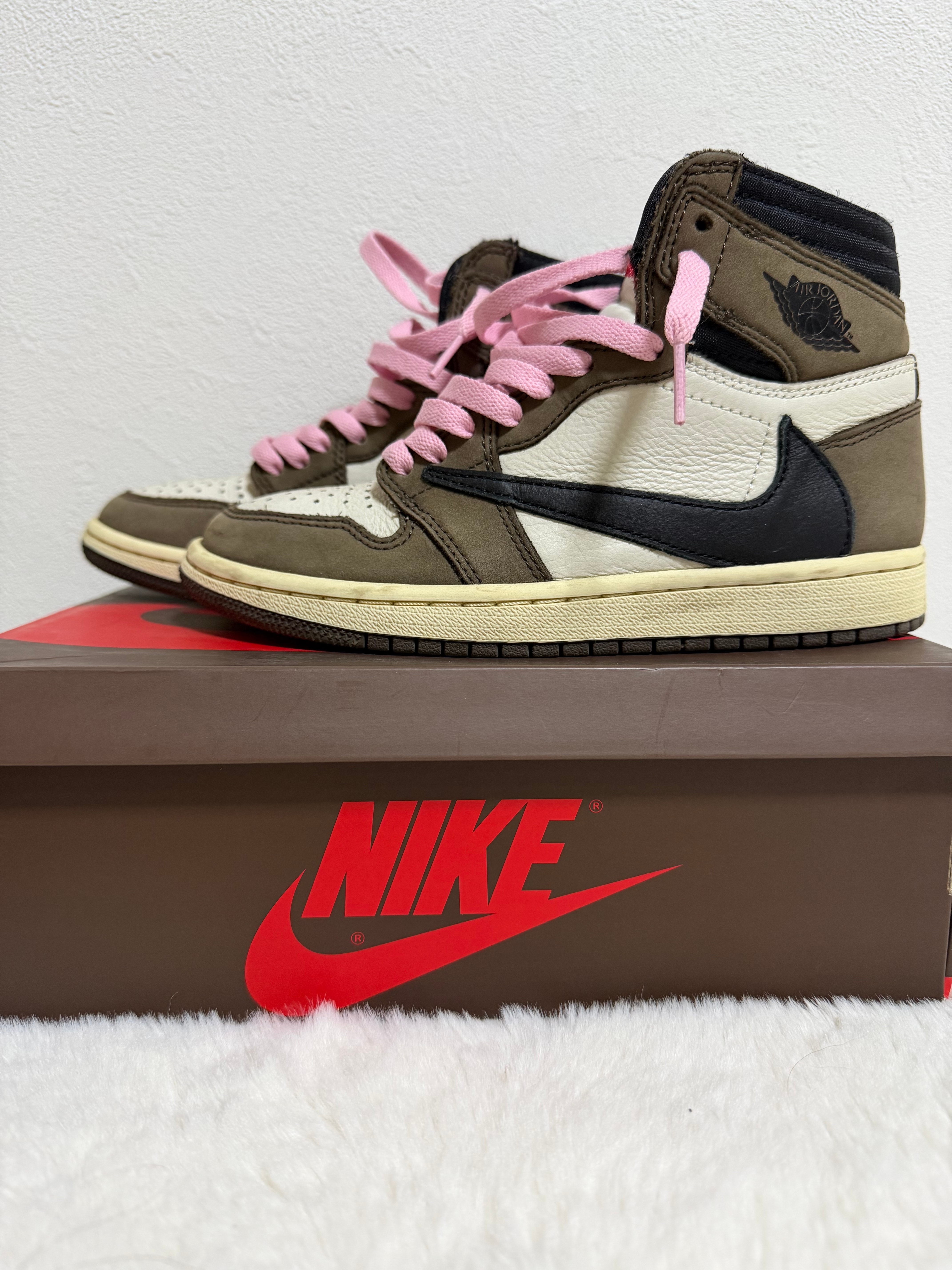Travis Scott × Nike Air Jordan 1 Retro High OG TS SP "Sail/Dark Mocha"