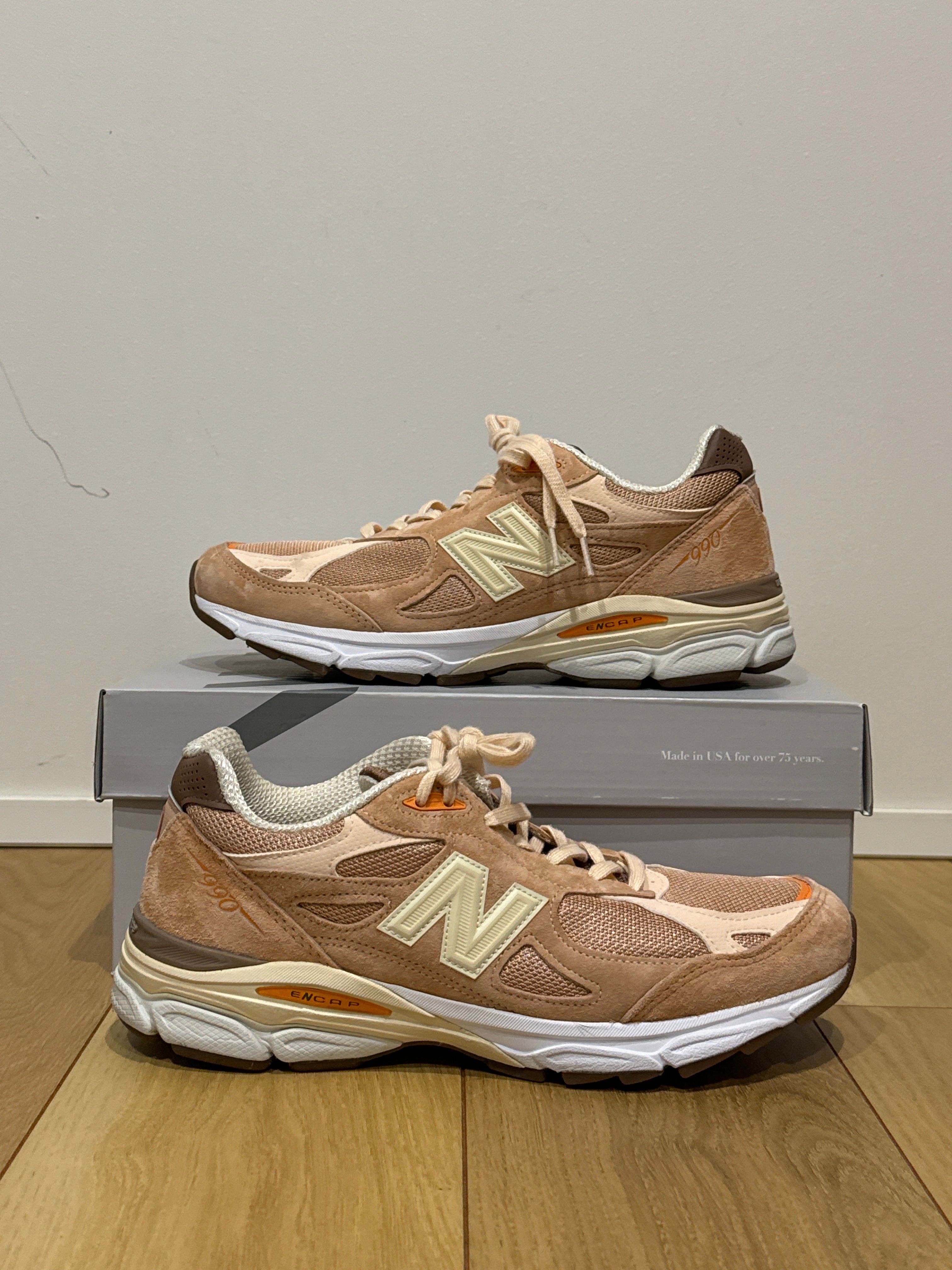 size? × New Balance 990V3 "Cream/Orange"
