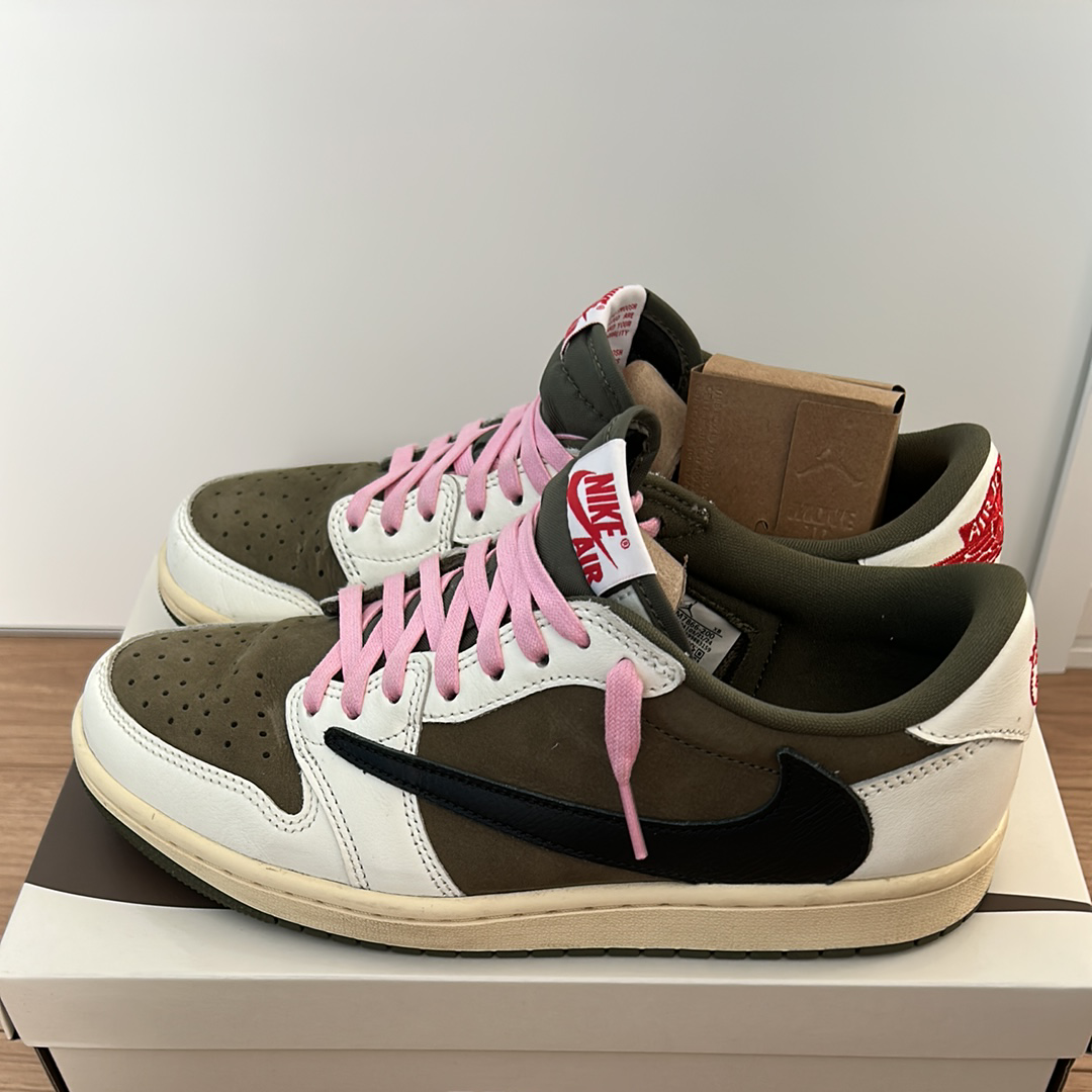 Travis Scott × Nike Air Jordan 1 Low OG SP "Reverse Olive"