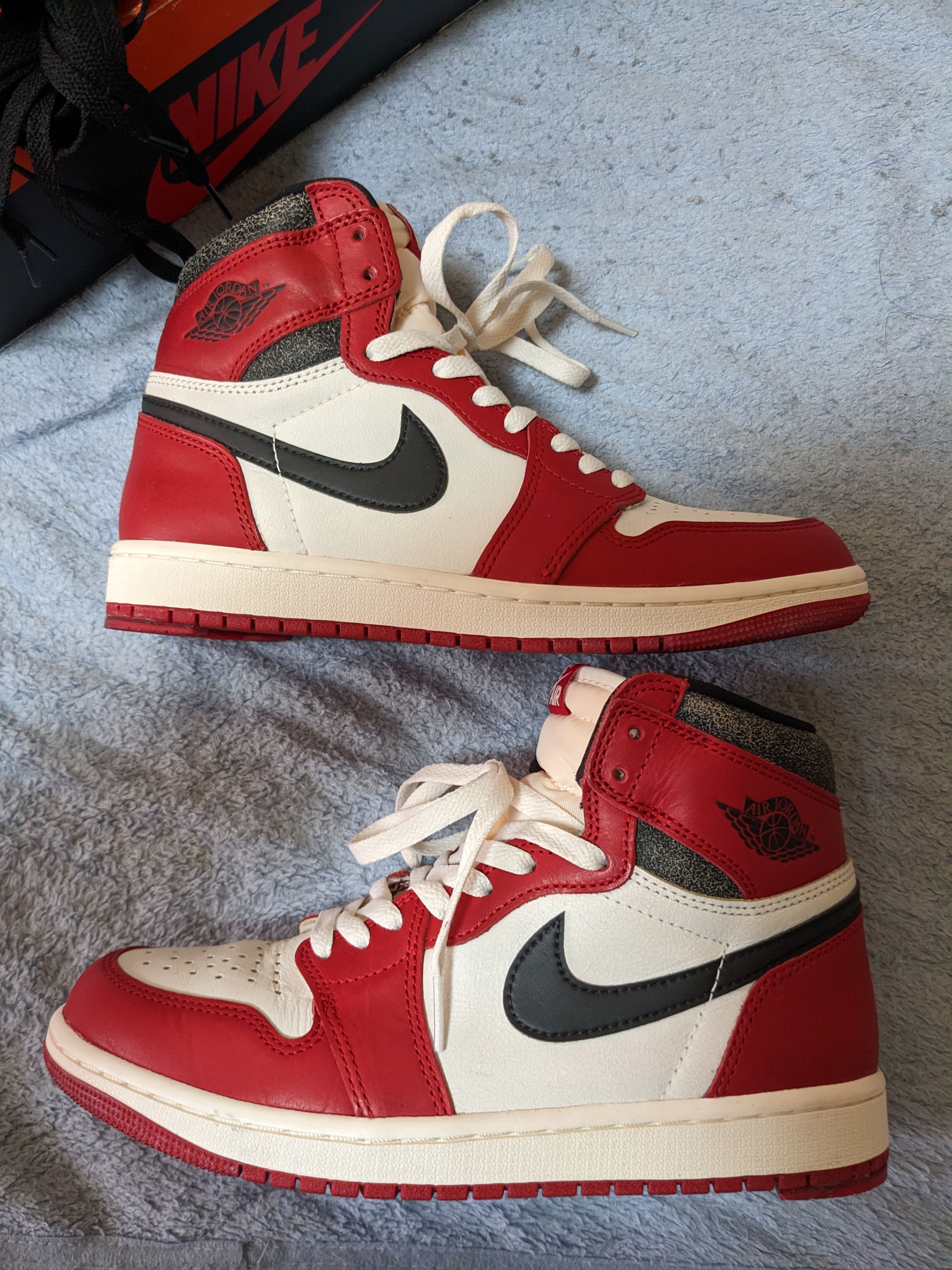 Nike Air Jordan 1 High OG "Lost & Found/Chicago"