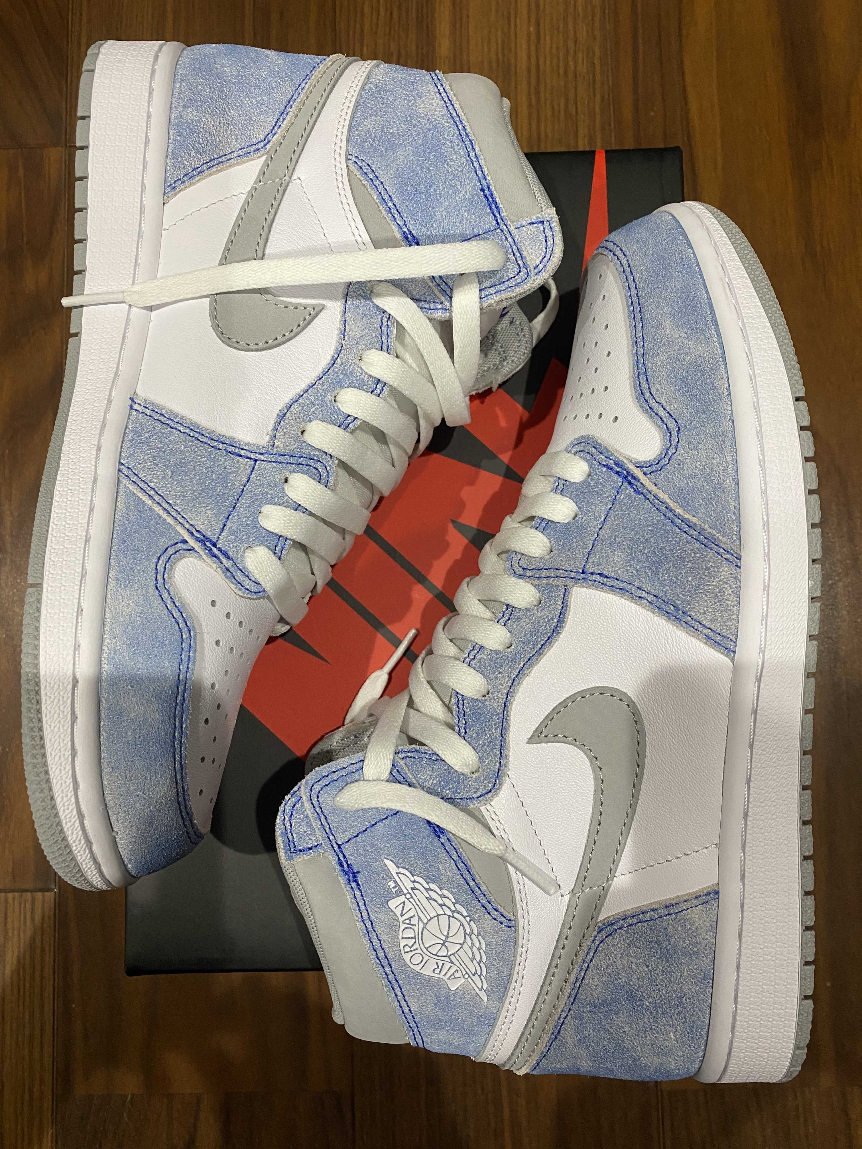 Nike Air Jordan 1 High OG "Hyper Royal"