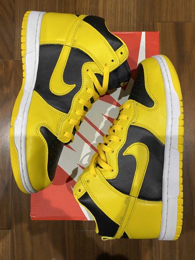 Nike Dunk High "Black/Varsity Maize"