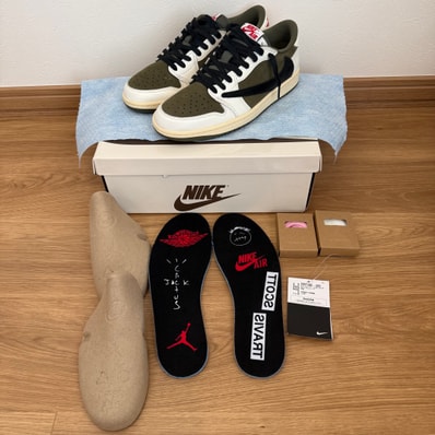 Travis Scott × Nike Air Jordan 1 Low OG SP "Reverse Olive"
