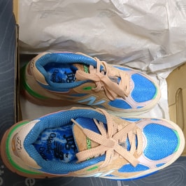 ジョー・フレッシュグッズ × ニューバランス 990V3 "アウトサイドクローズ"