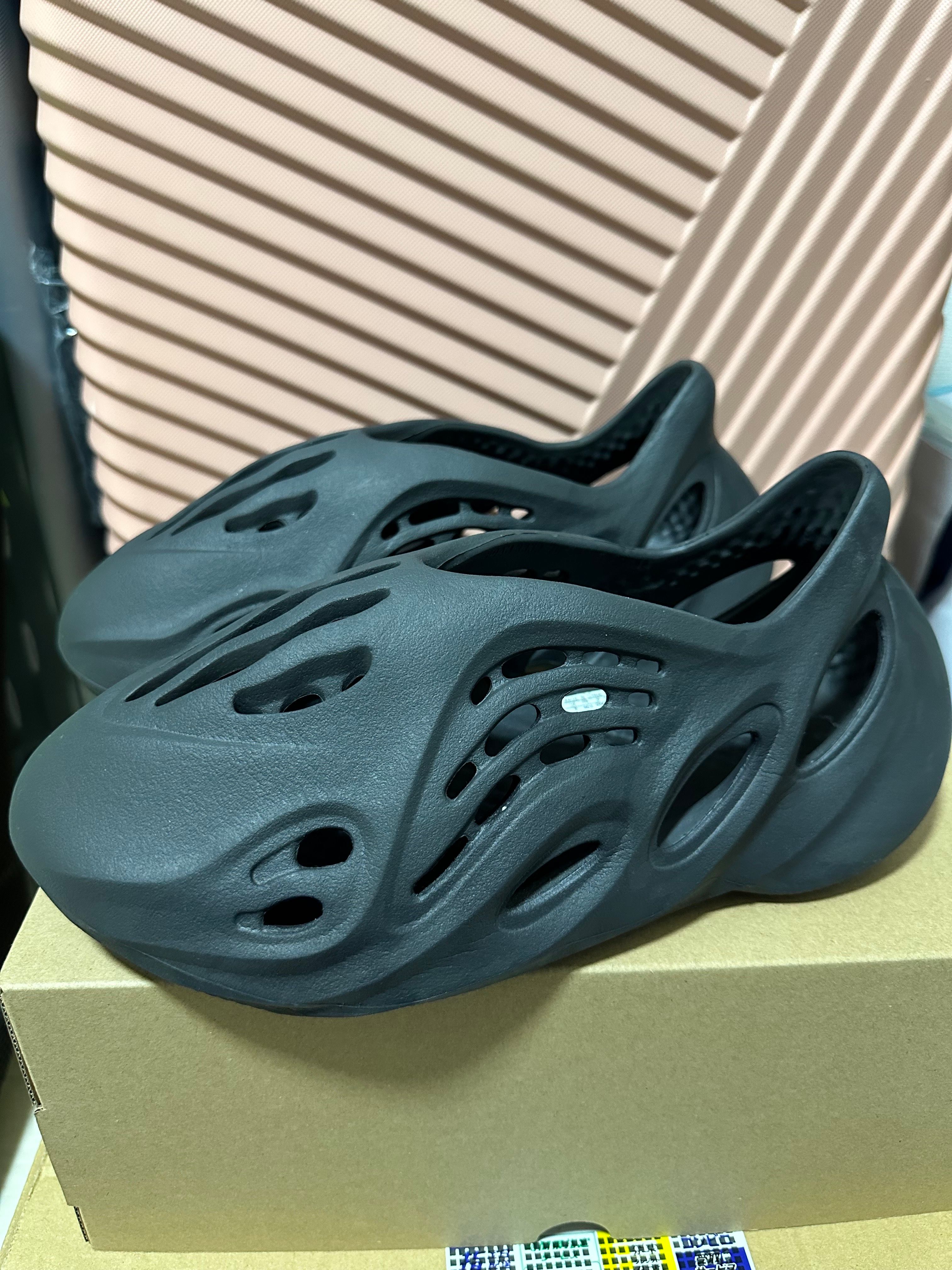 adidas YEEZY Foam Runner "Onyx"