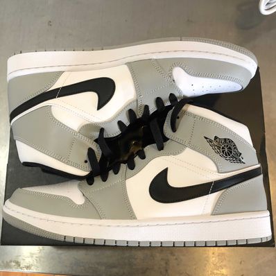 Nike Air Jordan 1 Mid "Light Smoke Grey/White/Black"