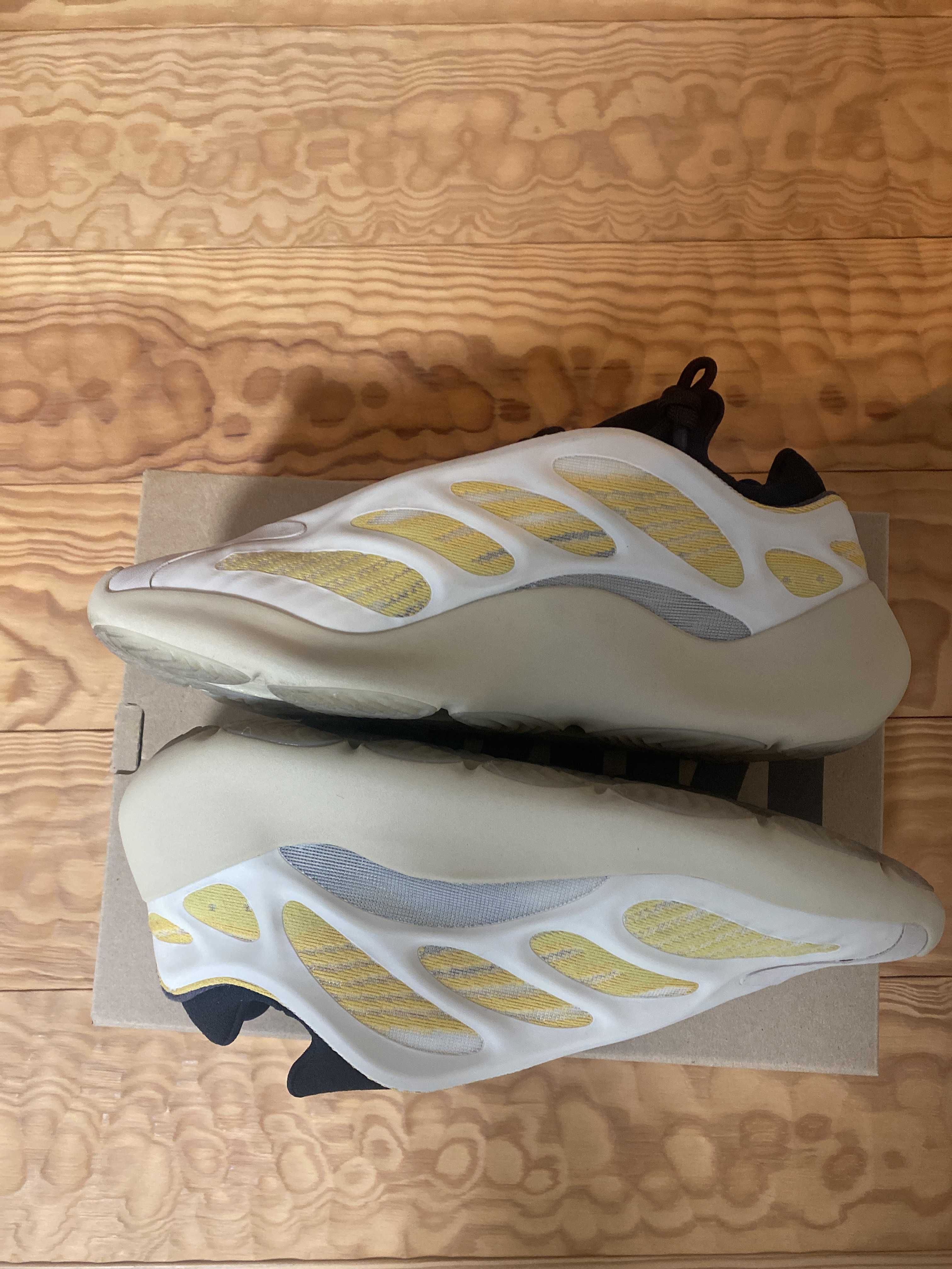 adidas YEEZY 700 V3 "Safflower"