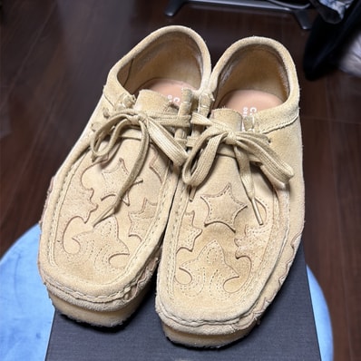 Supreme × Clarks Wallabee "Maple"