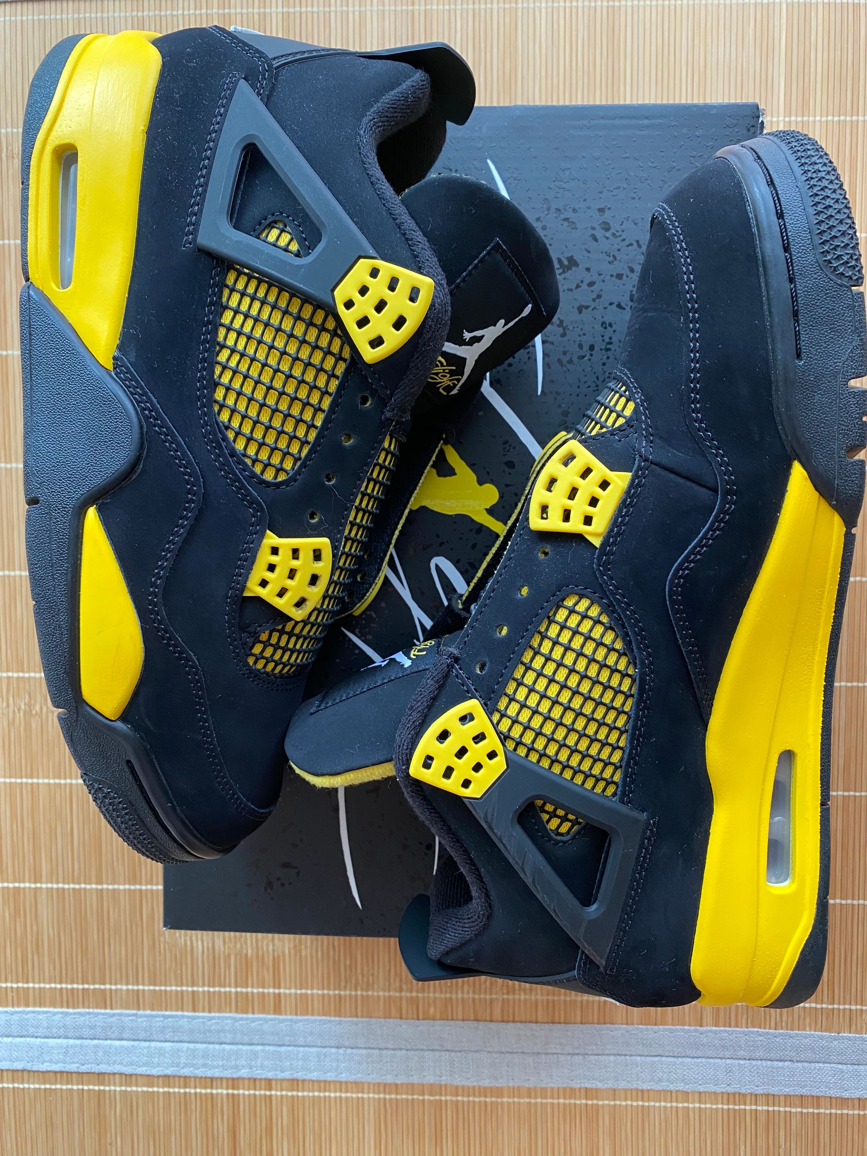 Nike Air Jordan 4 Retro "Thunder"(2023)
