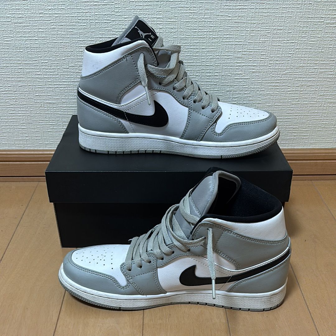 Nike Air Jordan 1 Mid "Light Smoke Grey/White/Black"