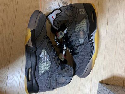 Off-White × Nike Air Jordan 5 "Black/Muslin/Fire Red"