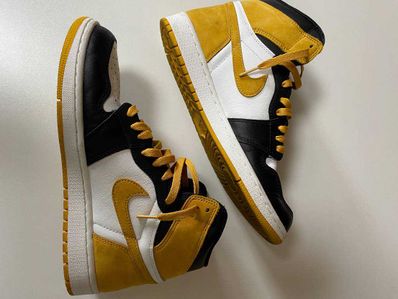 Nike Air Jordan 1 Retro High OG "Black Toe/Yellow Ochre"