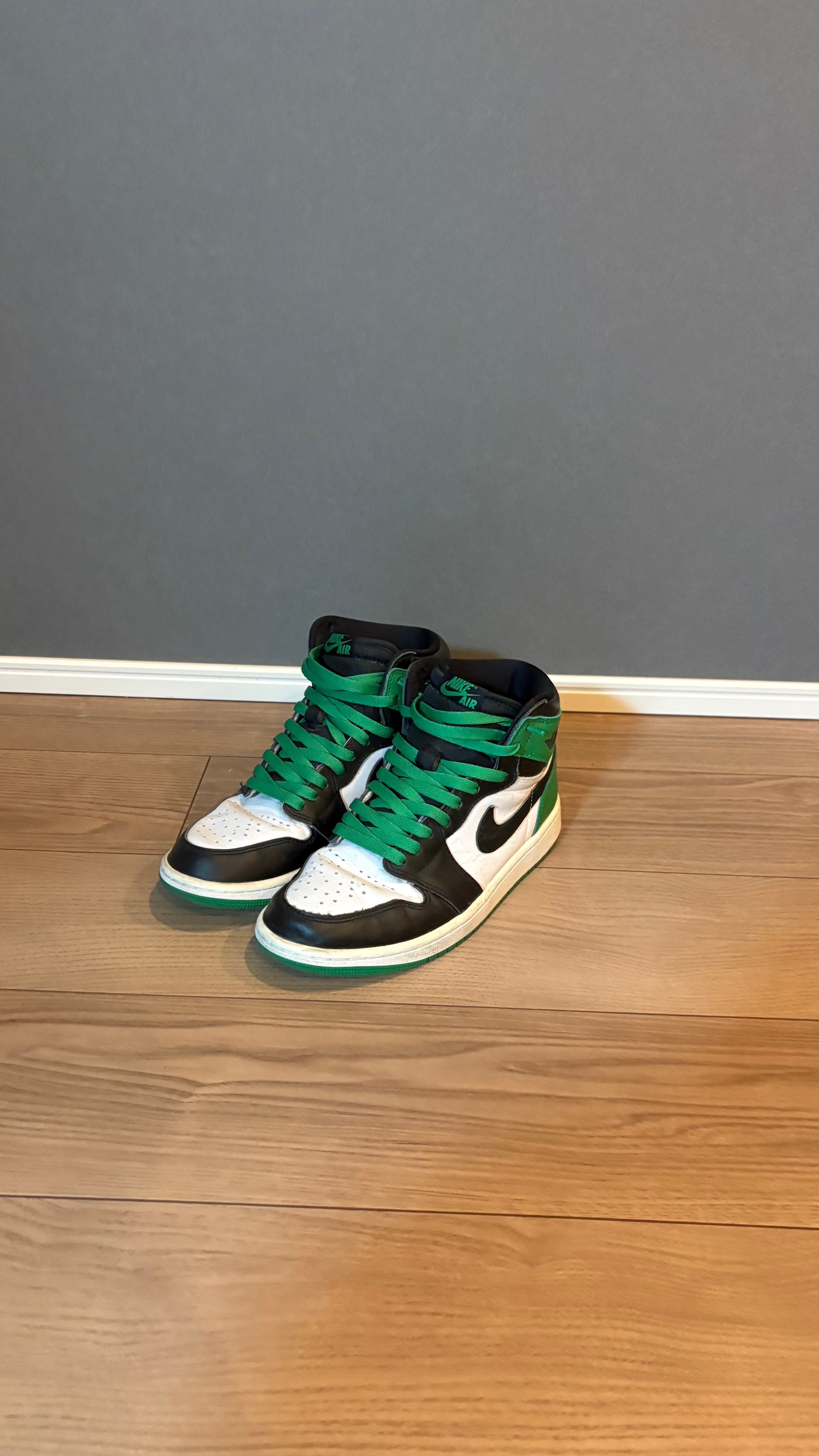 Nike Air Jordan 1 Retro High OG "Celtics/Black and Lucky Green" (2023)