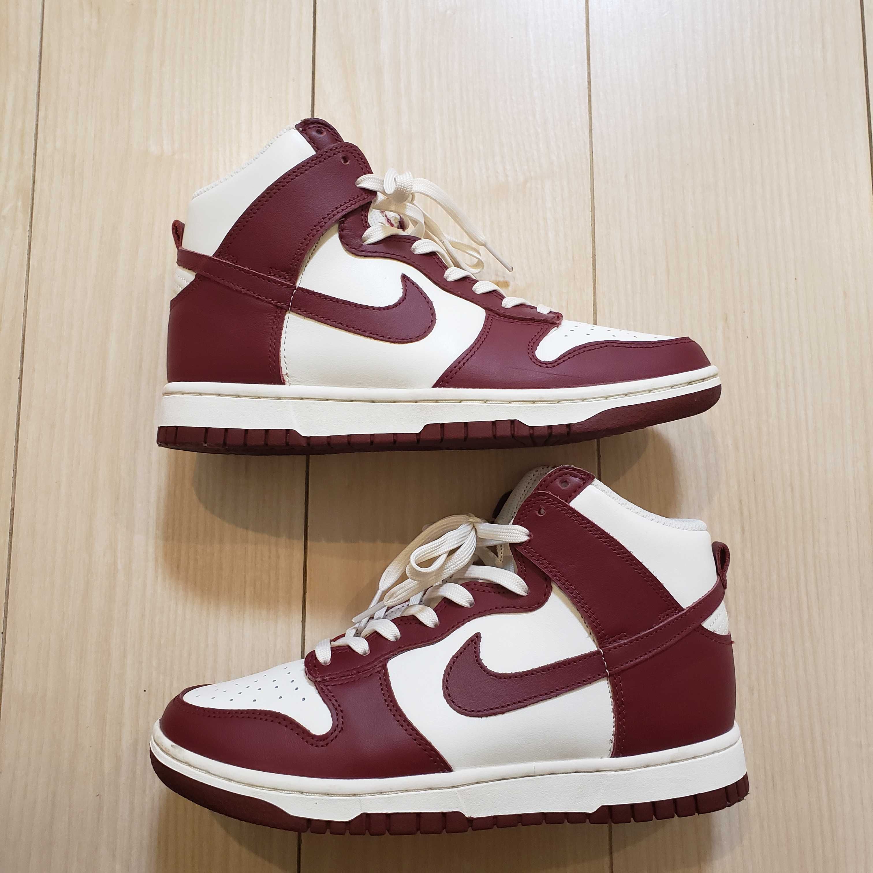 NIKE Women's DUNK HIGH "TEAM RED"