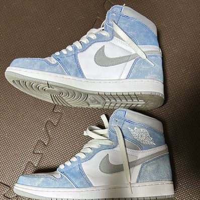 Nike Air Jordan 1 High OG "Hyper Royal"