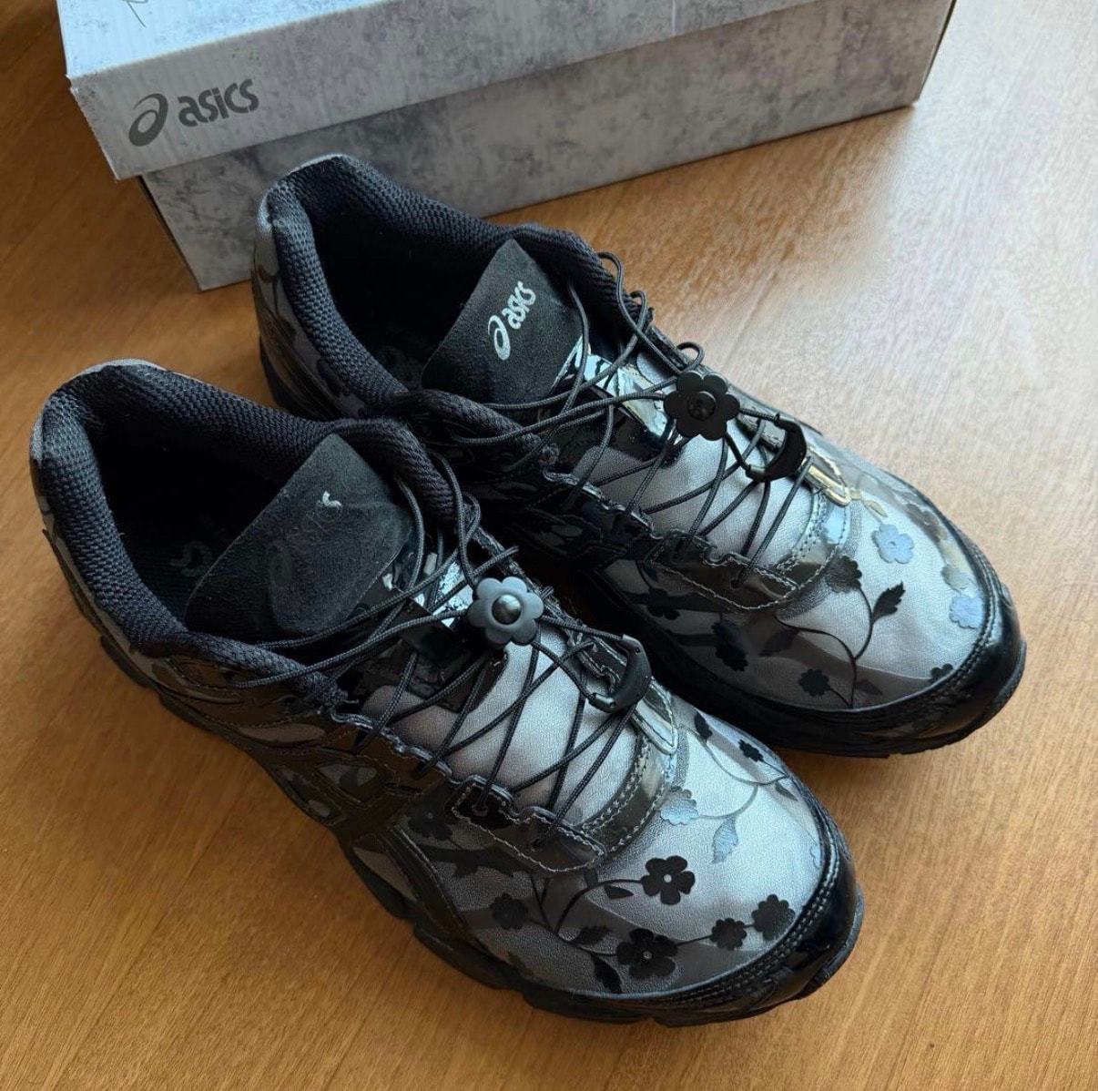 Cecilie Bahnsen × Asics Gel-Cumulus 16 Floral "Black/Black"