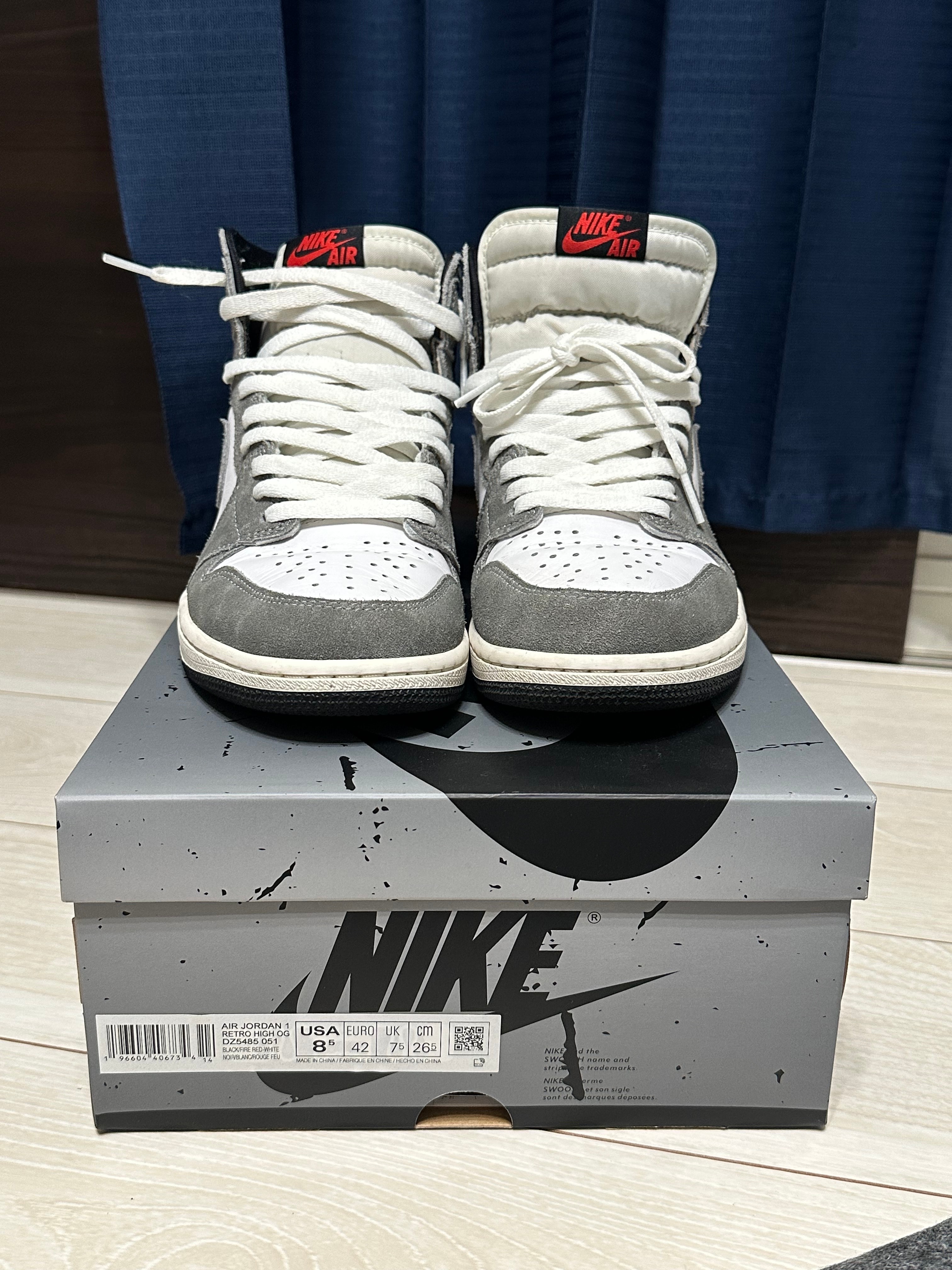 Nike Air Jordan 1 Retro High OG "Black and Smoke Grey"