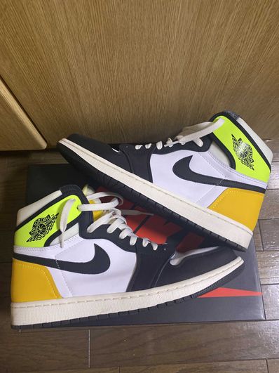 Nike Air Jordan 1 High OG "Volt Gold"