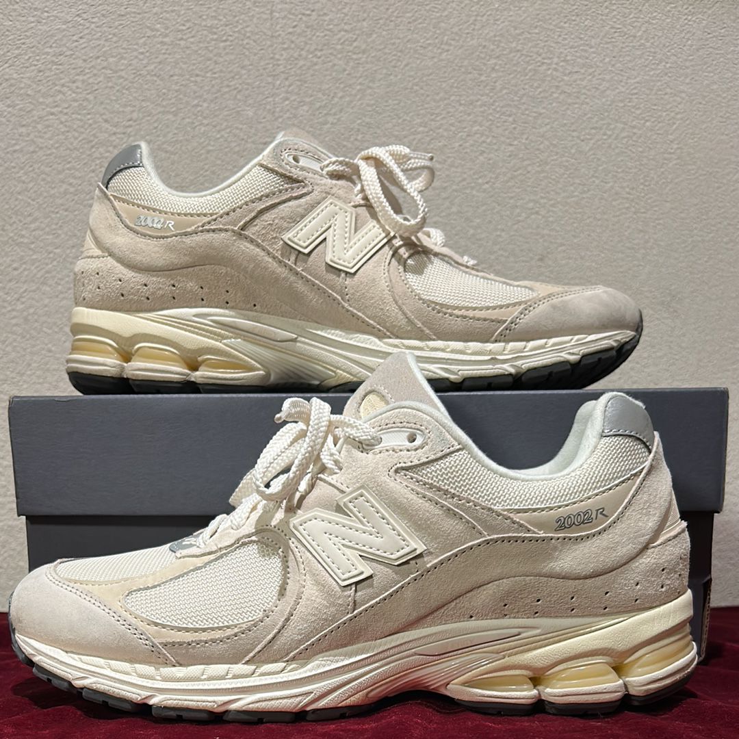 New Balance 2002R 