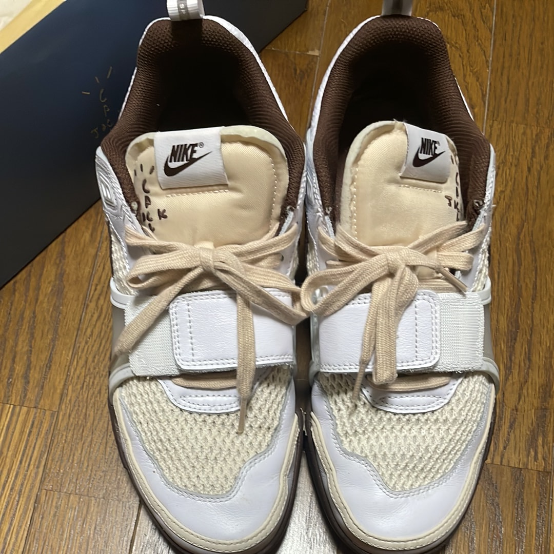 トラヴィススコット × ナイキ ズームフィールドジャックス 