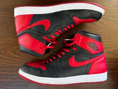 Nike Air Jordan 1 Retro High OG "Bred/Banned" (2016)