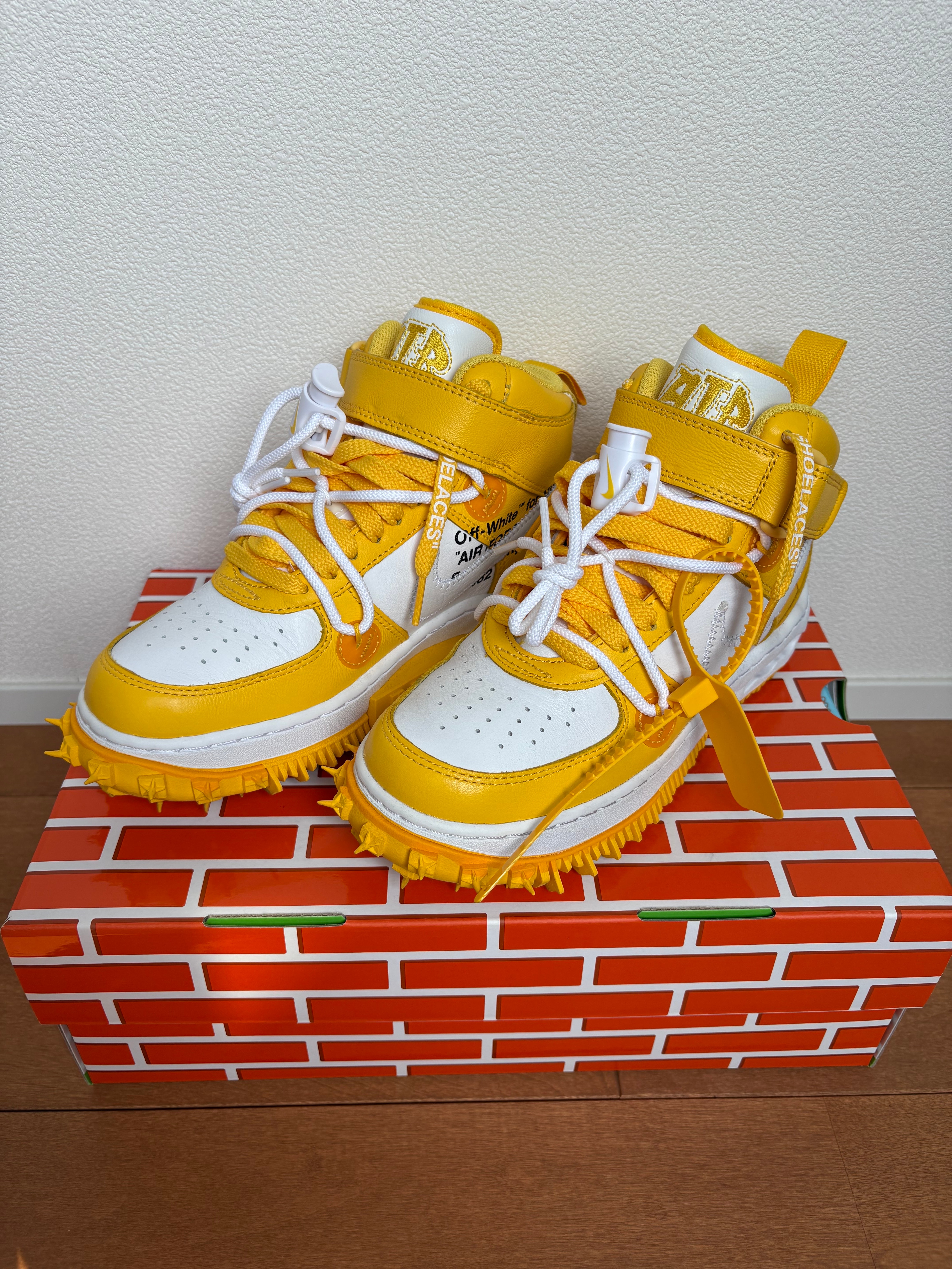 Off-White × Nike Air Force 1 Mid SP LTHR "White and Varsity Maize"