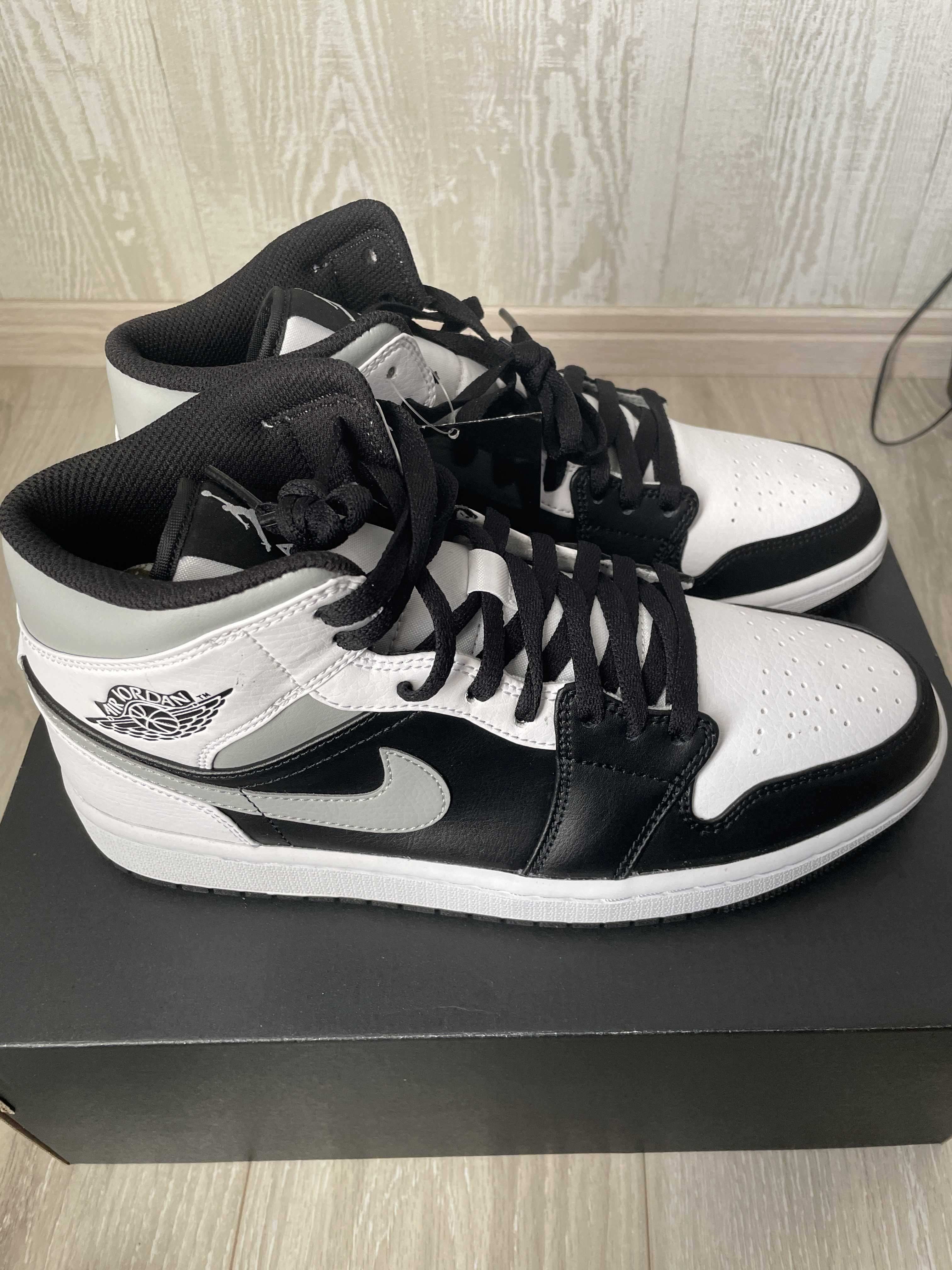 Nike Air Jordan 1 Mid White Shadow を買うならスニーカーダンク