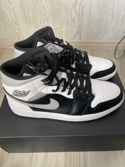 Nike Air Jordan 1 Mid White Shadow を買うならスニーカーダンク Nike Air Jordan 1 Mid White Shadow を買うならスニーカーダンク