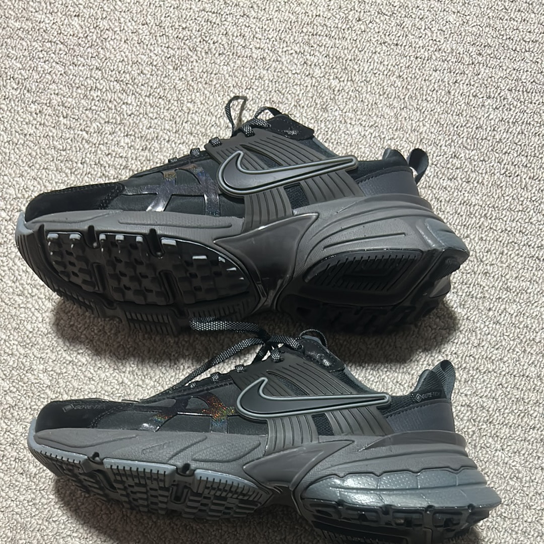 Nike Women's V2K Run GORE-TEX "Black/Iron Grey/Medium Ash"