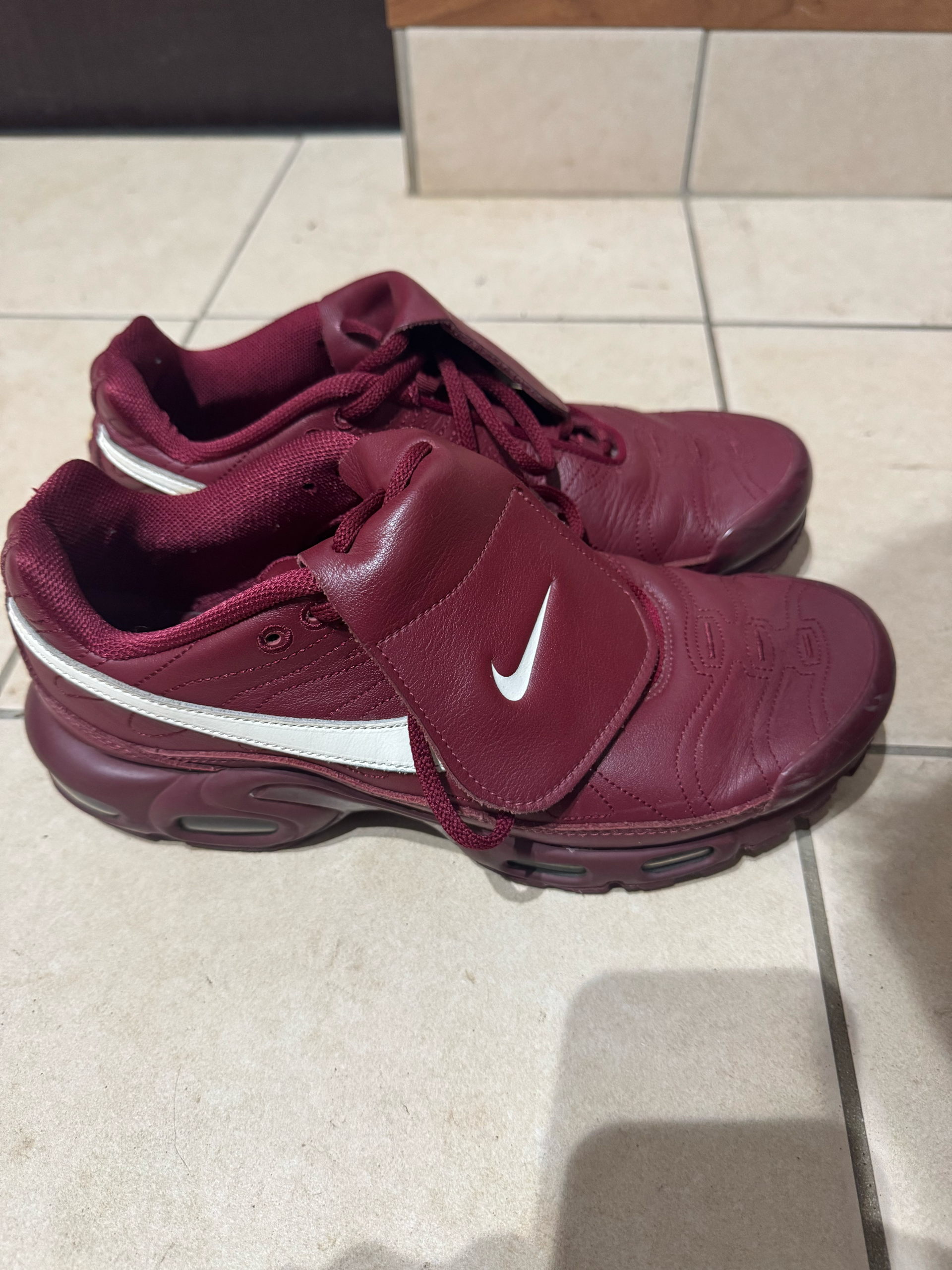 Nike Air Max Plus Tiempo "Team Red and Sail"